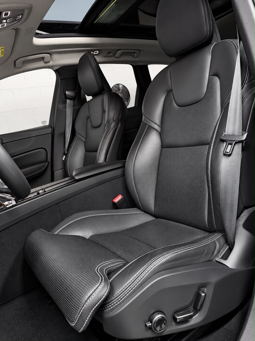 VOLVO XC60 B5 Diesel Mild Hybrid AWD Inscription Geartronic-image-10