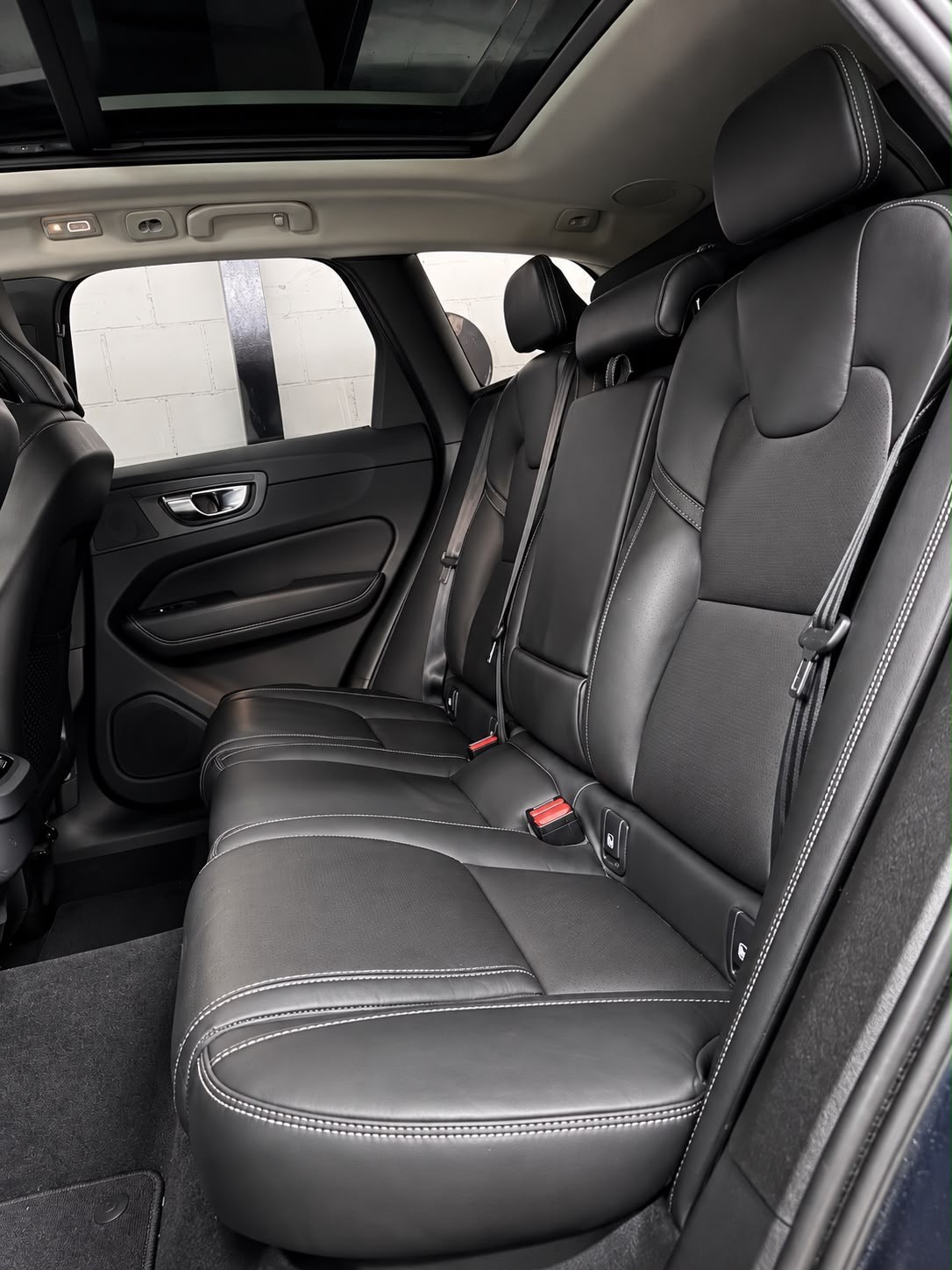 VOLVO XC60 B5 Diesel Mild Hybrid AWD Inscription Geartronic-image-23