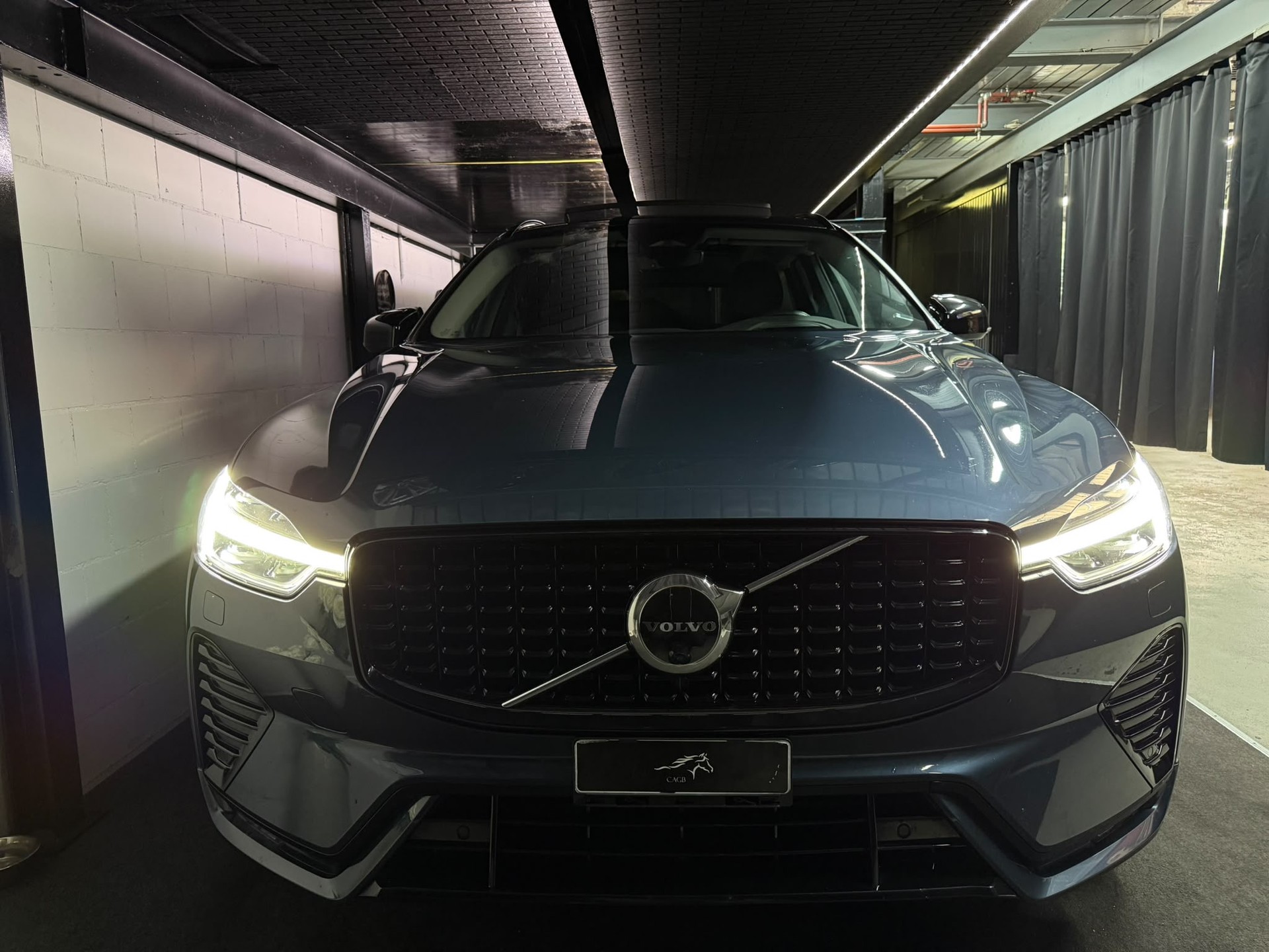 VOLVO XC60 B5 Diesel Mild Hybrid AWD Inscription Geartronic-image-5