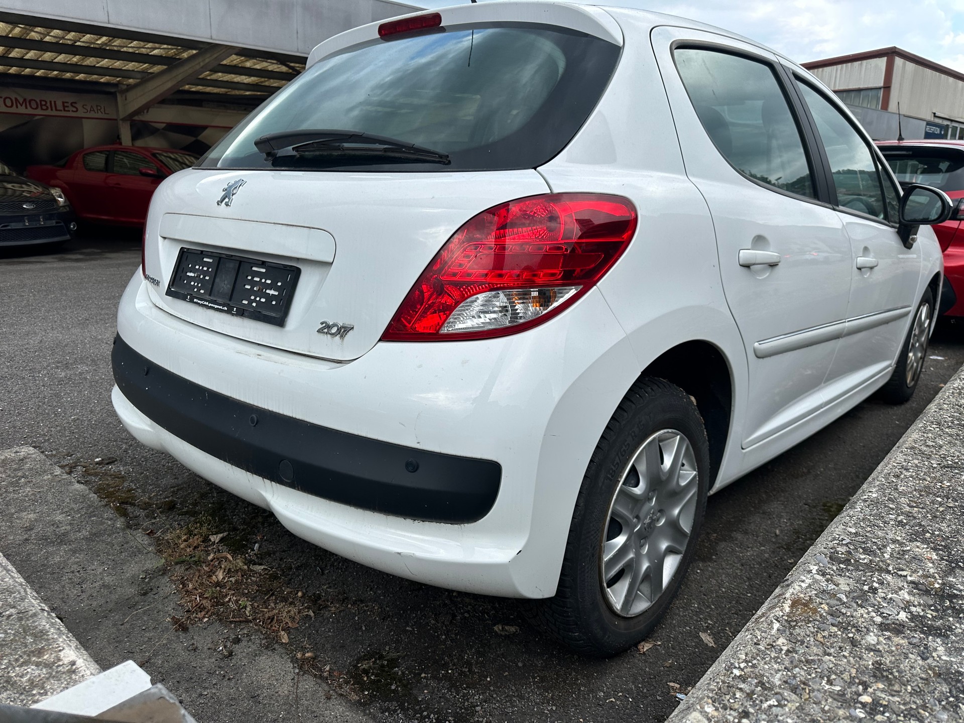 PEUGEOT 207 1.4 16V Allure-image-4
