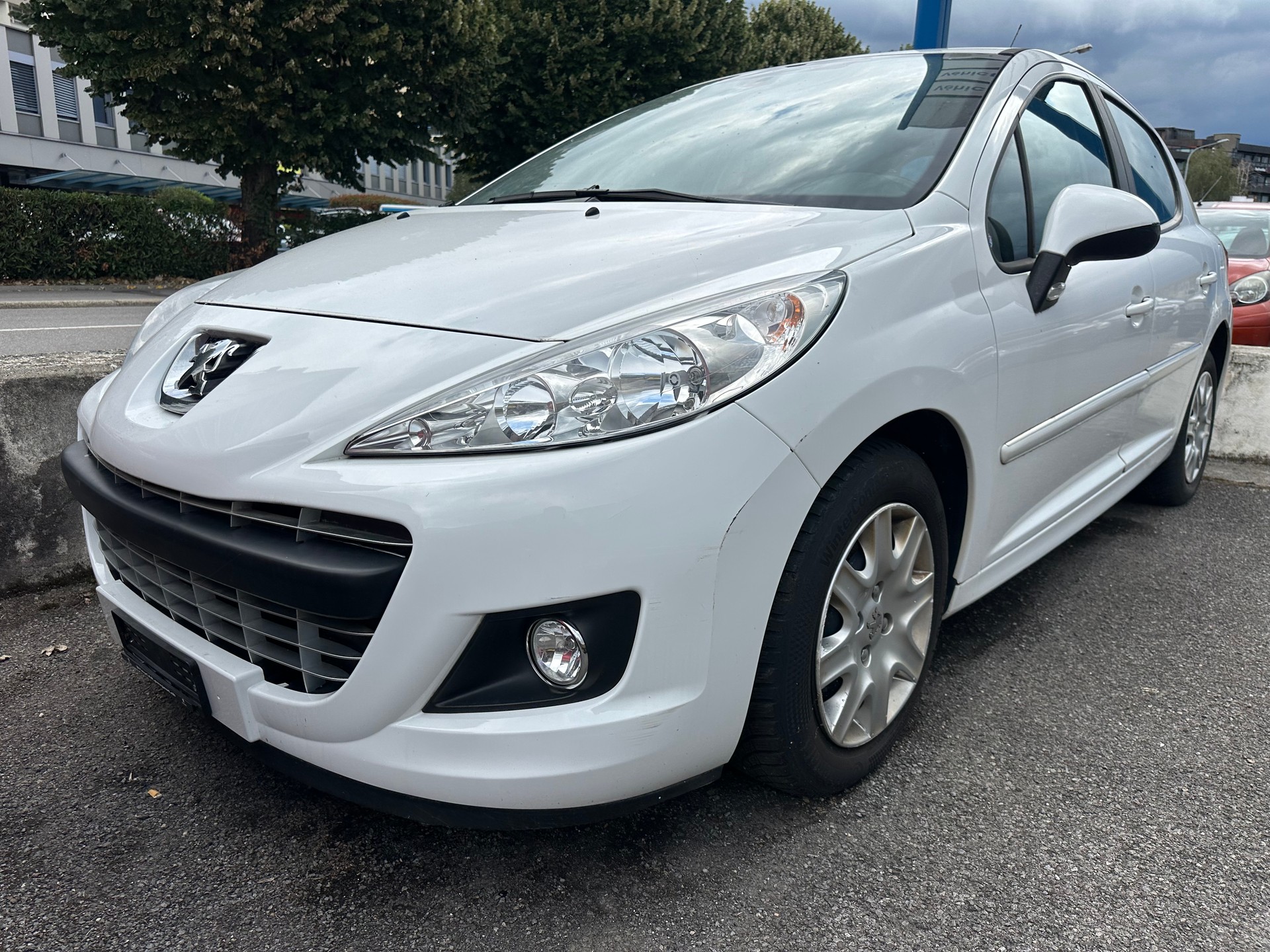 PEUGEOT 207 1.4 16V Allure-image-0