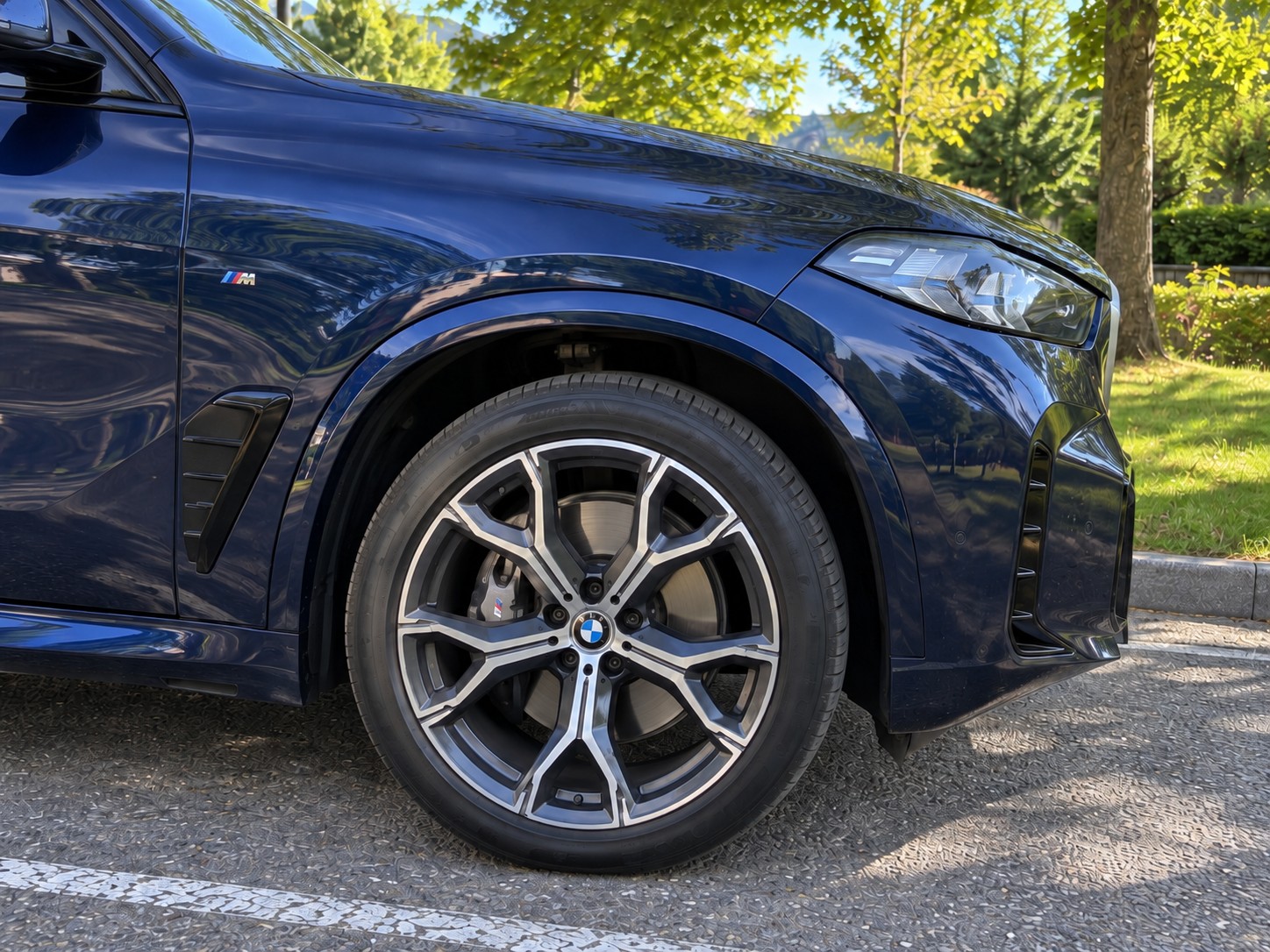 BMW xDrive 50e M Sport Pro Steptronic-image-1