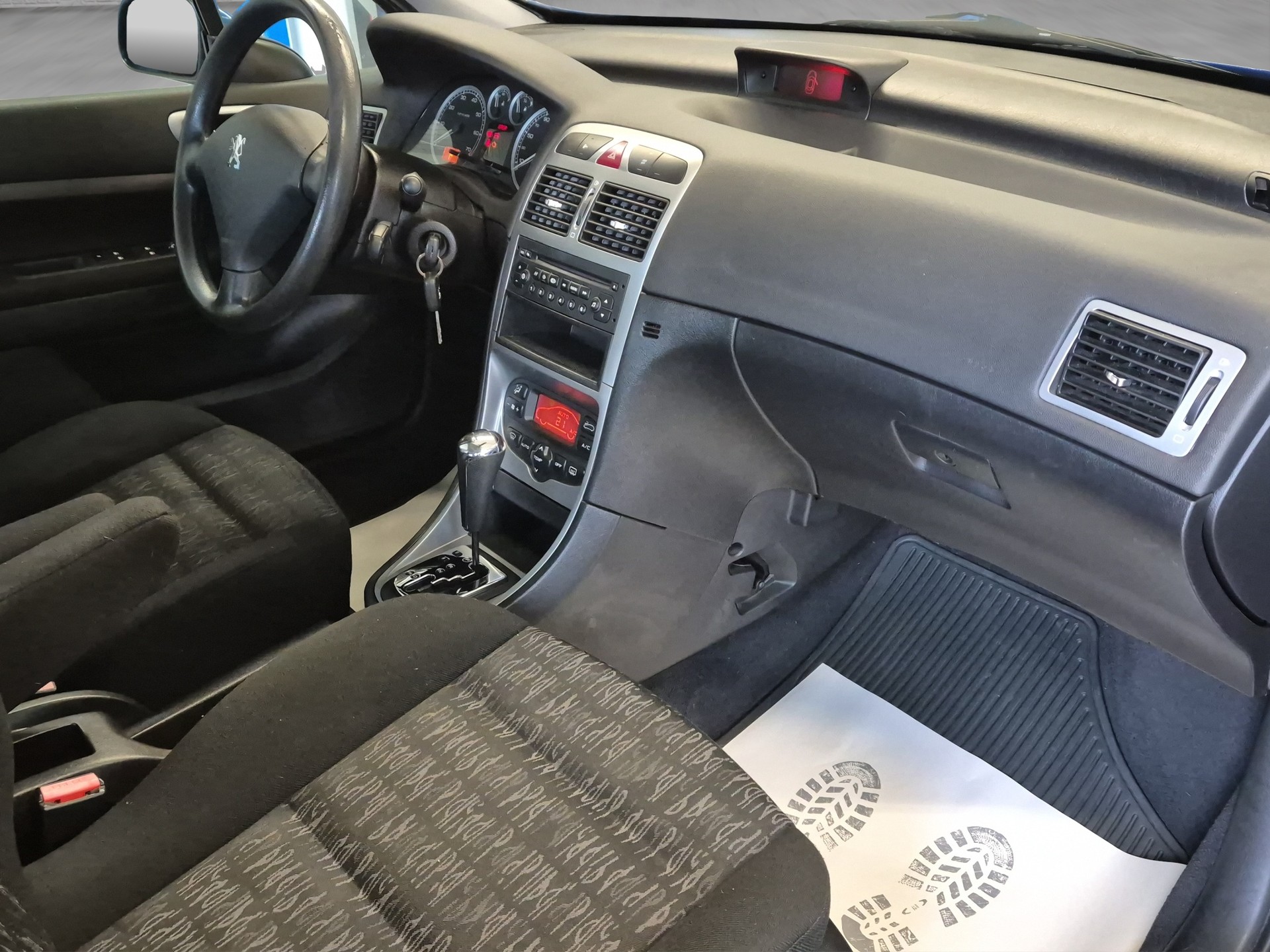PEUGEOT 307 2.0 16V XS Automat-image-19