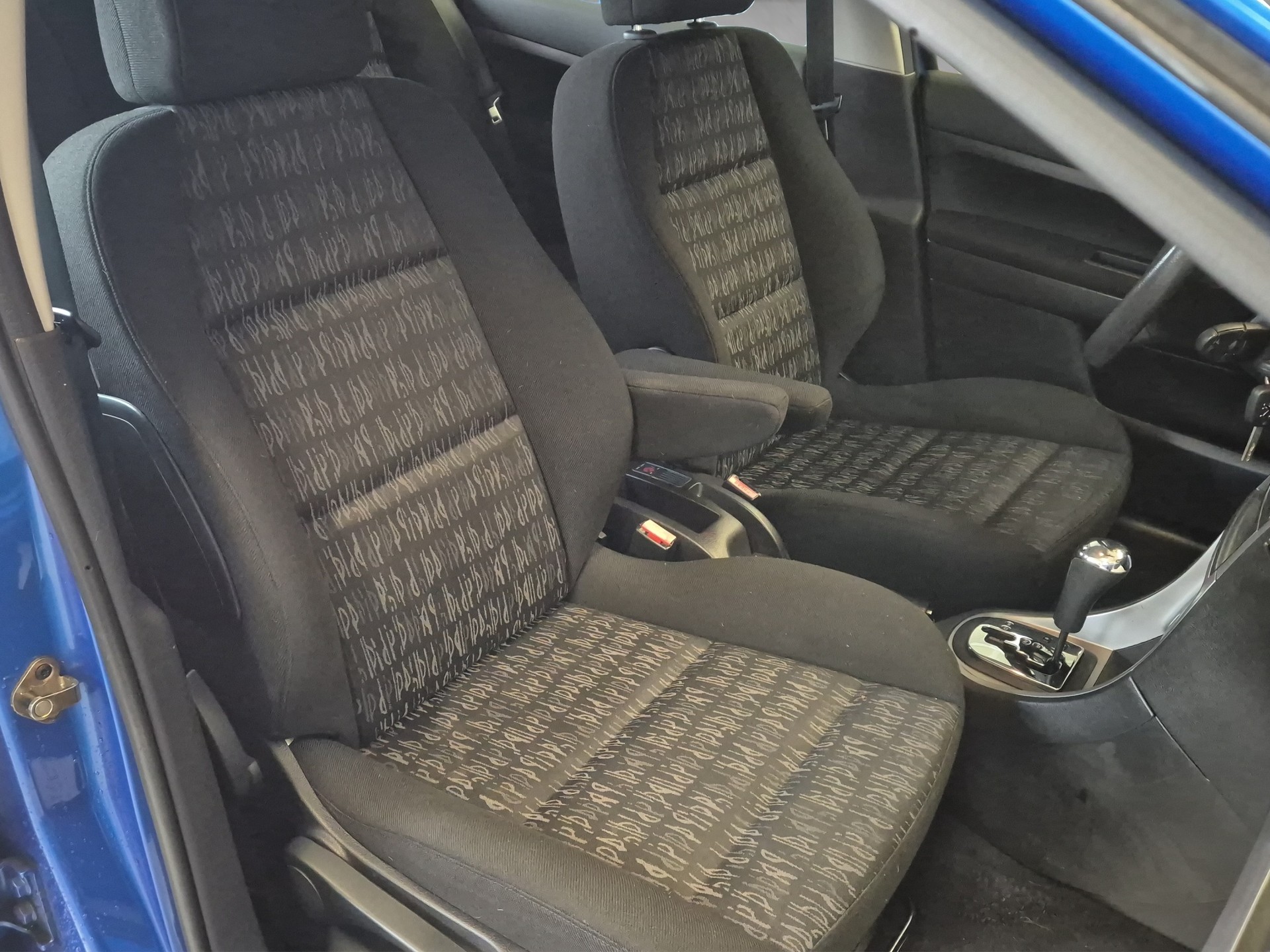 PEUGEOT 307 2.0 16V XS Automat-image-17