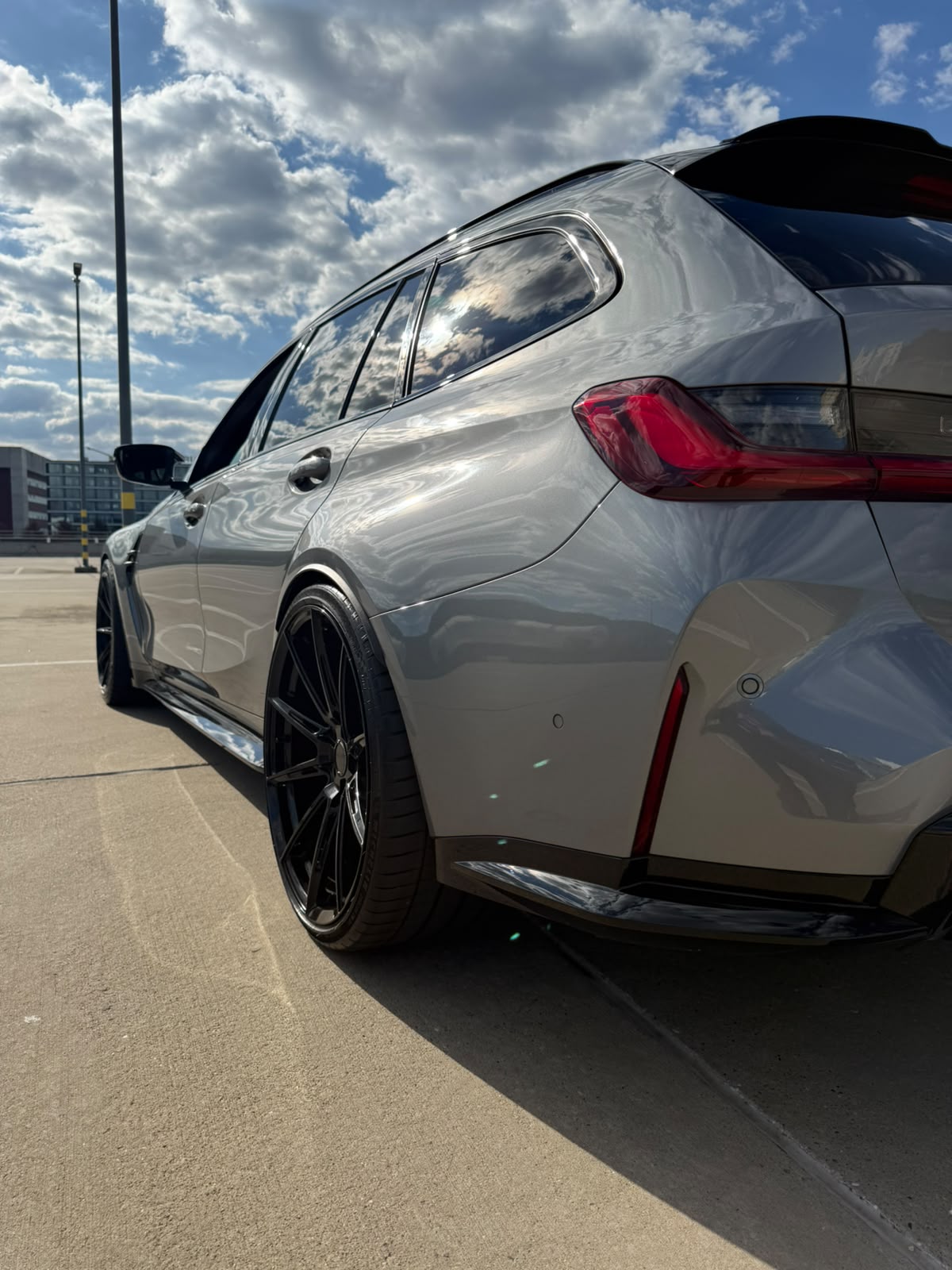 BMW M3 Touring xDrive Competition M-image-4