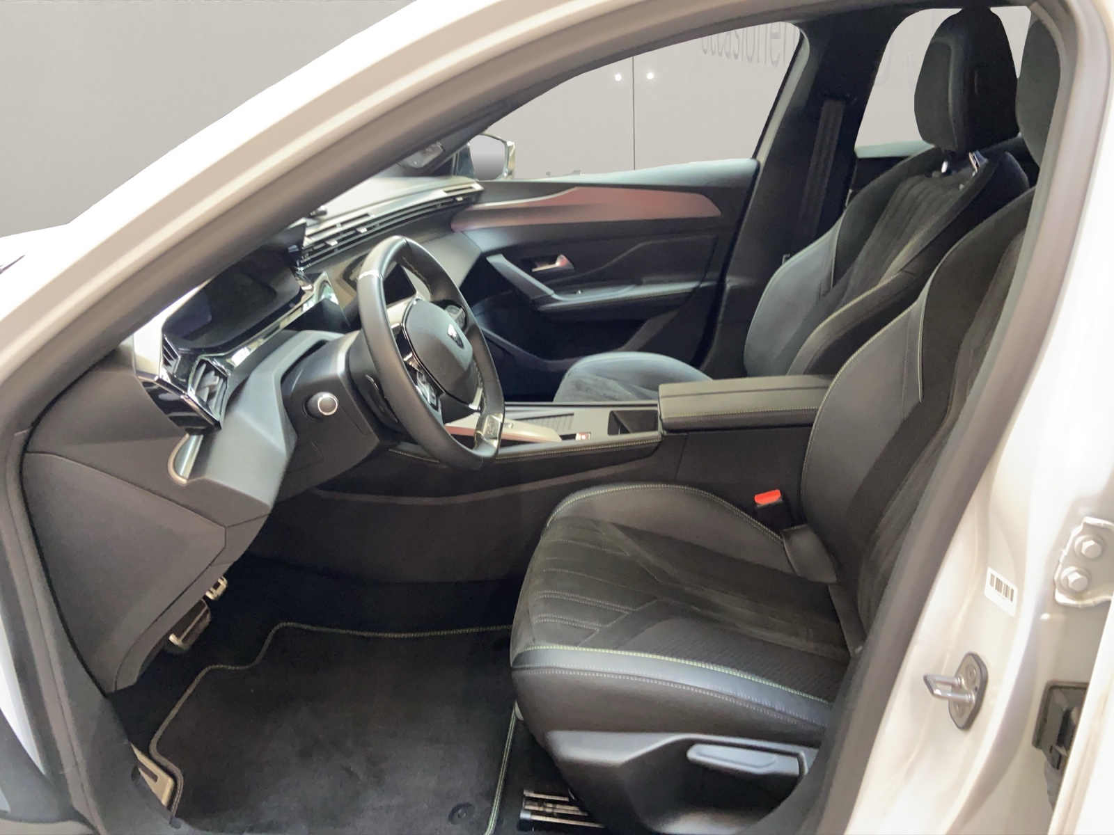 PEUGEOT 408 1.6 PHEV 180 GT-image-4