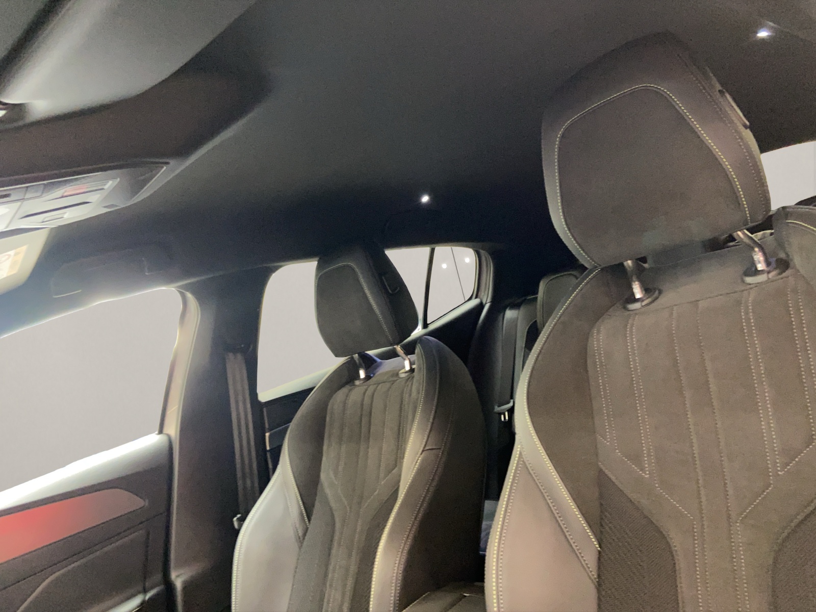 PEUGEOT 408 1.6 PHEV 180 GT-image-12