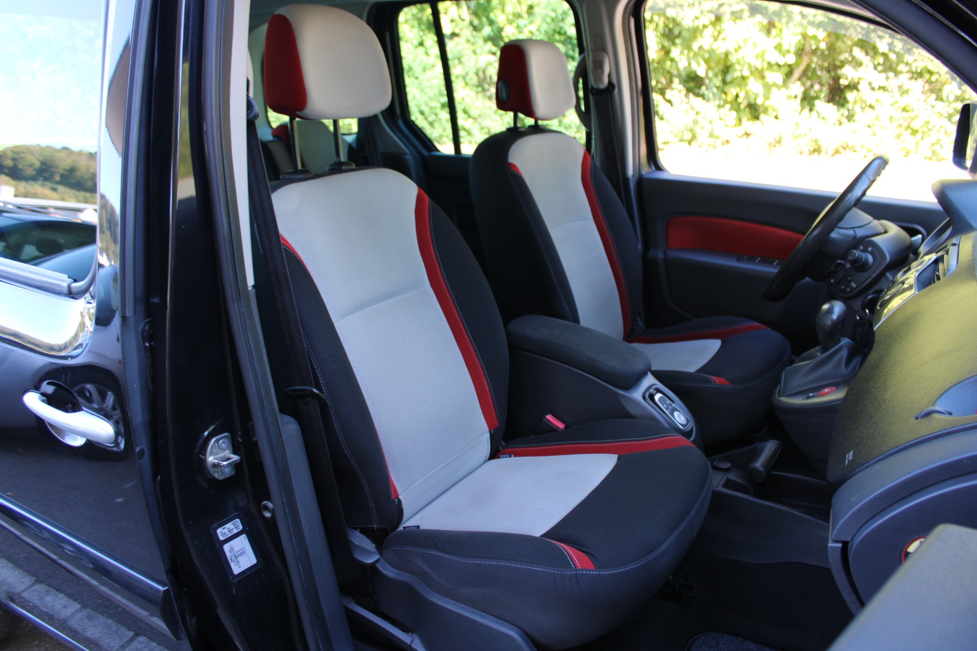 RENAULT Kangoo 1.6 16V Expression Automatic-image-7