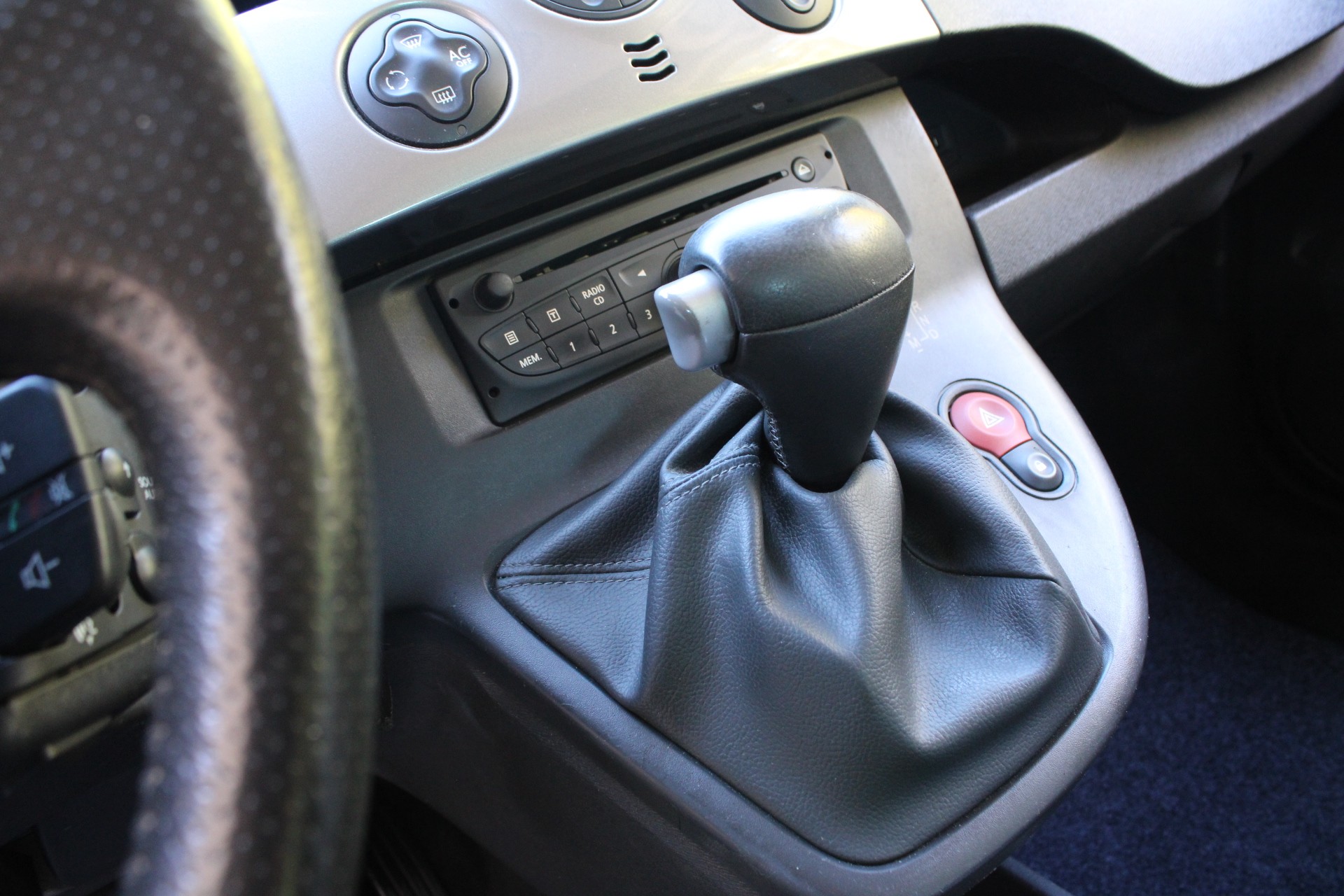 RENAULT Kangoo 1.6 16V Expression Automatic-image-15