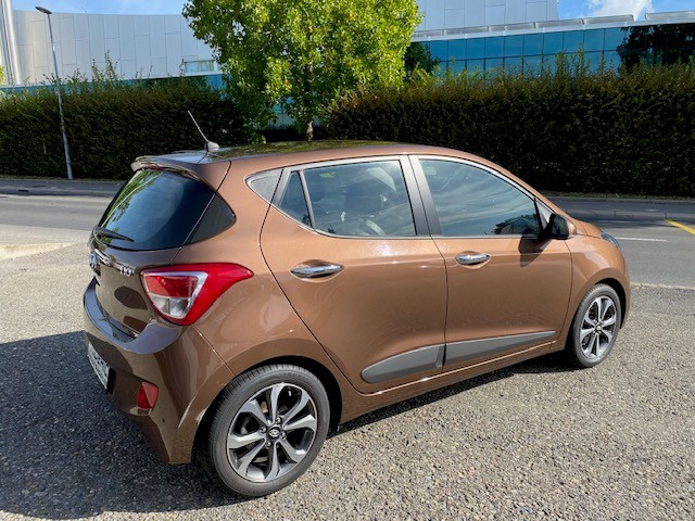 HYUNDAI i10 1.2 Vertex Automatic-image-4
