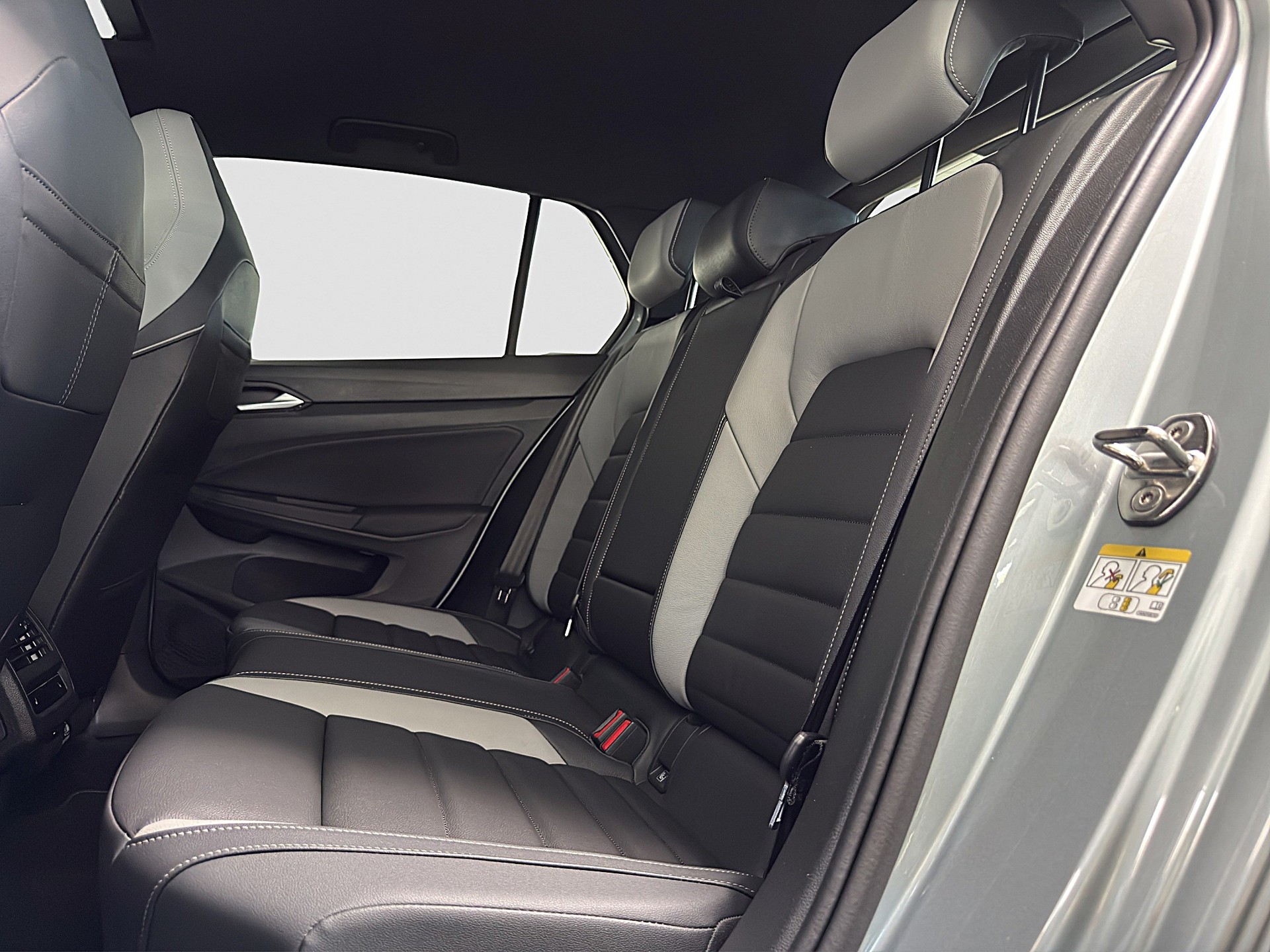 VW Golf 1.5 TSI PHEV GTE-image-7