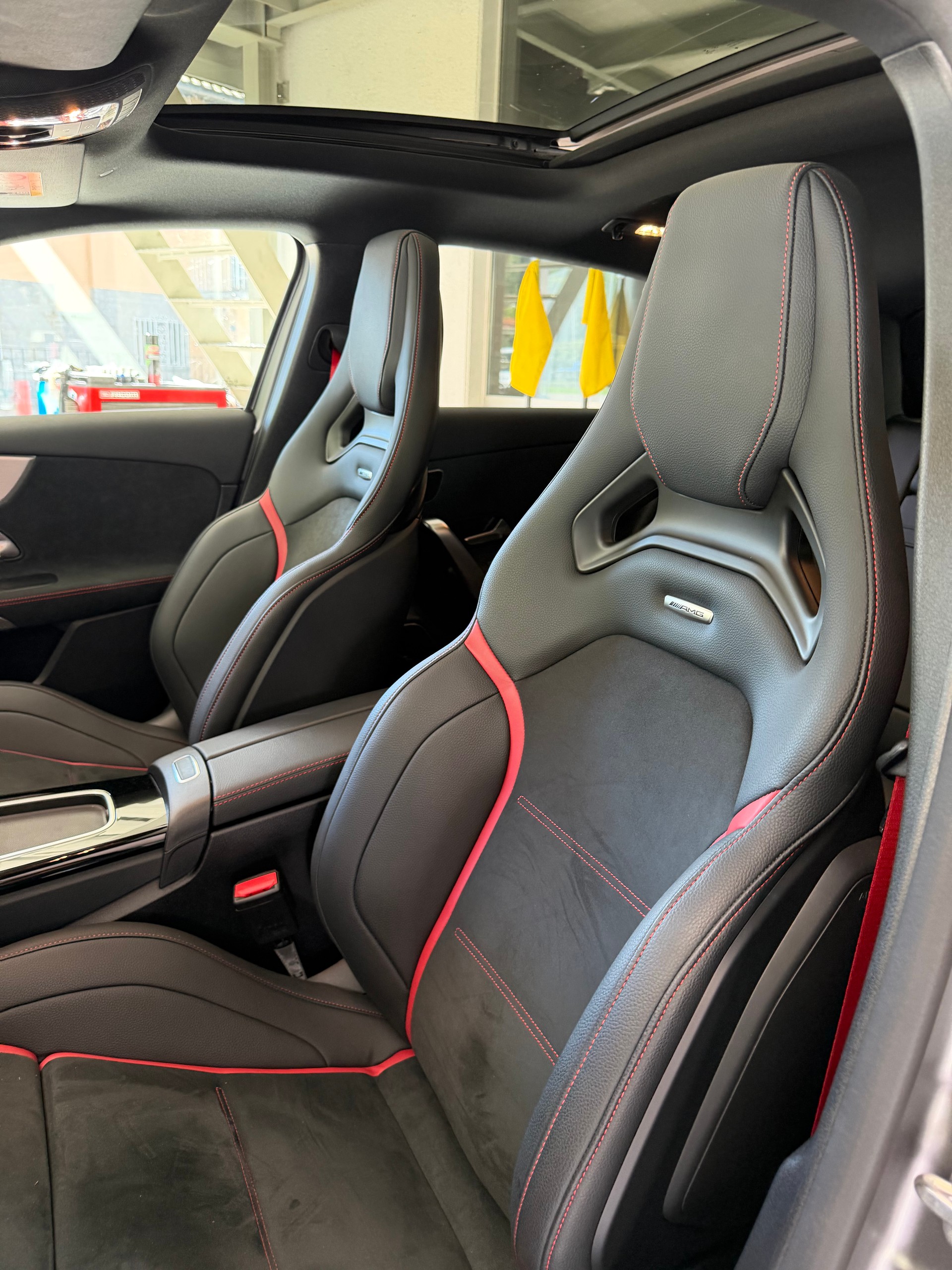 MERCEDES-BENZ A 45 S AMG 4Matic+ Speedshift-image-10