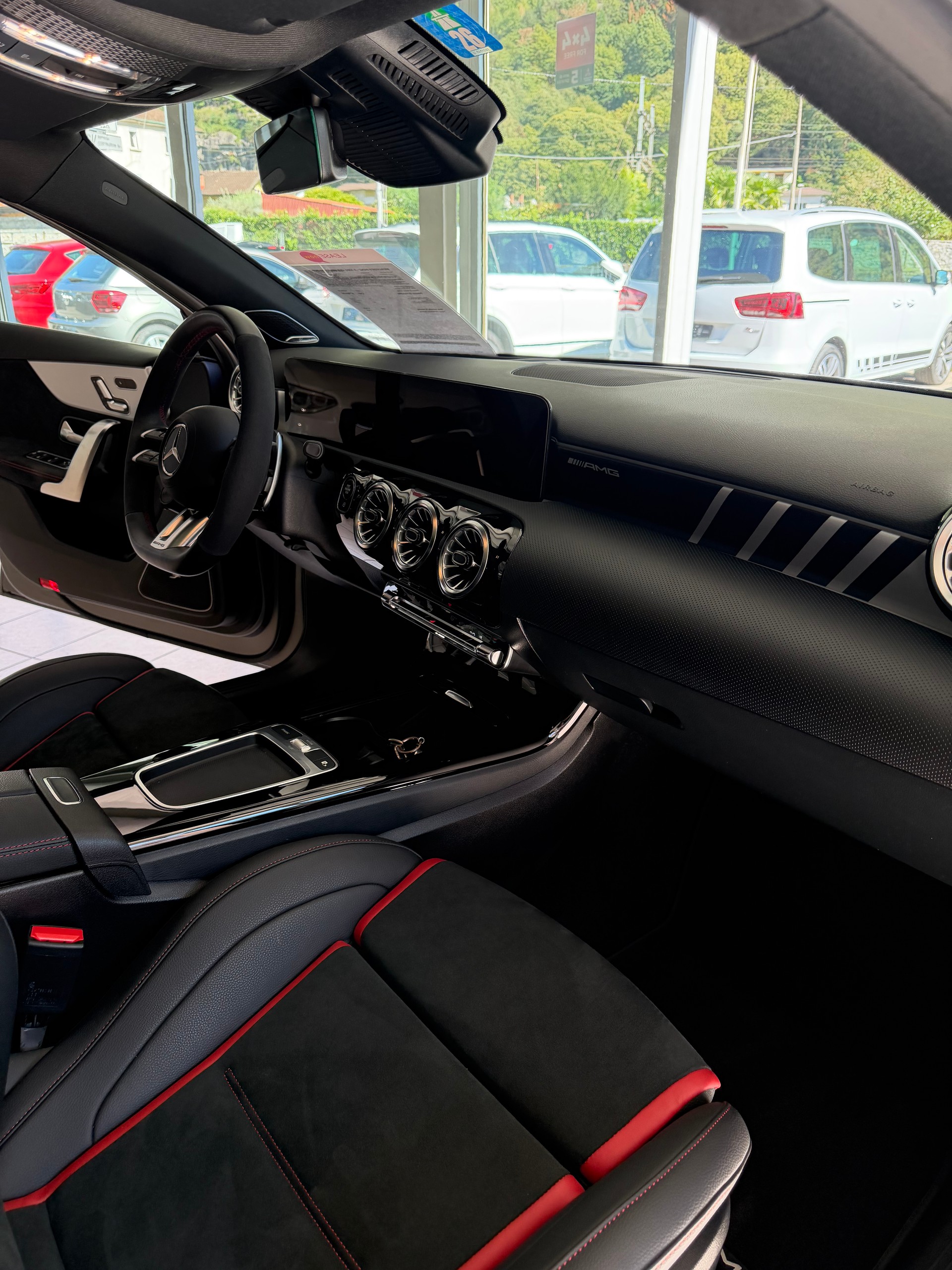 MERCEDES-BENZ A 45 S AMG 4Matic+ Speedshift-image-12