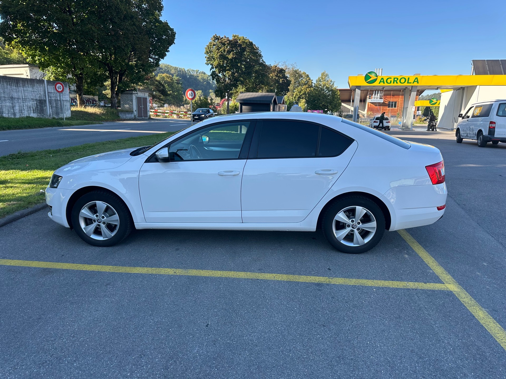 SKODA 1.4 TSI 140 Ambition-image-2