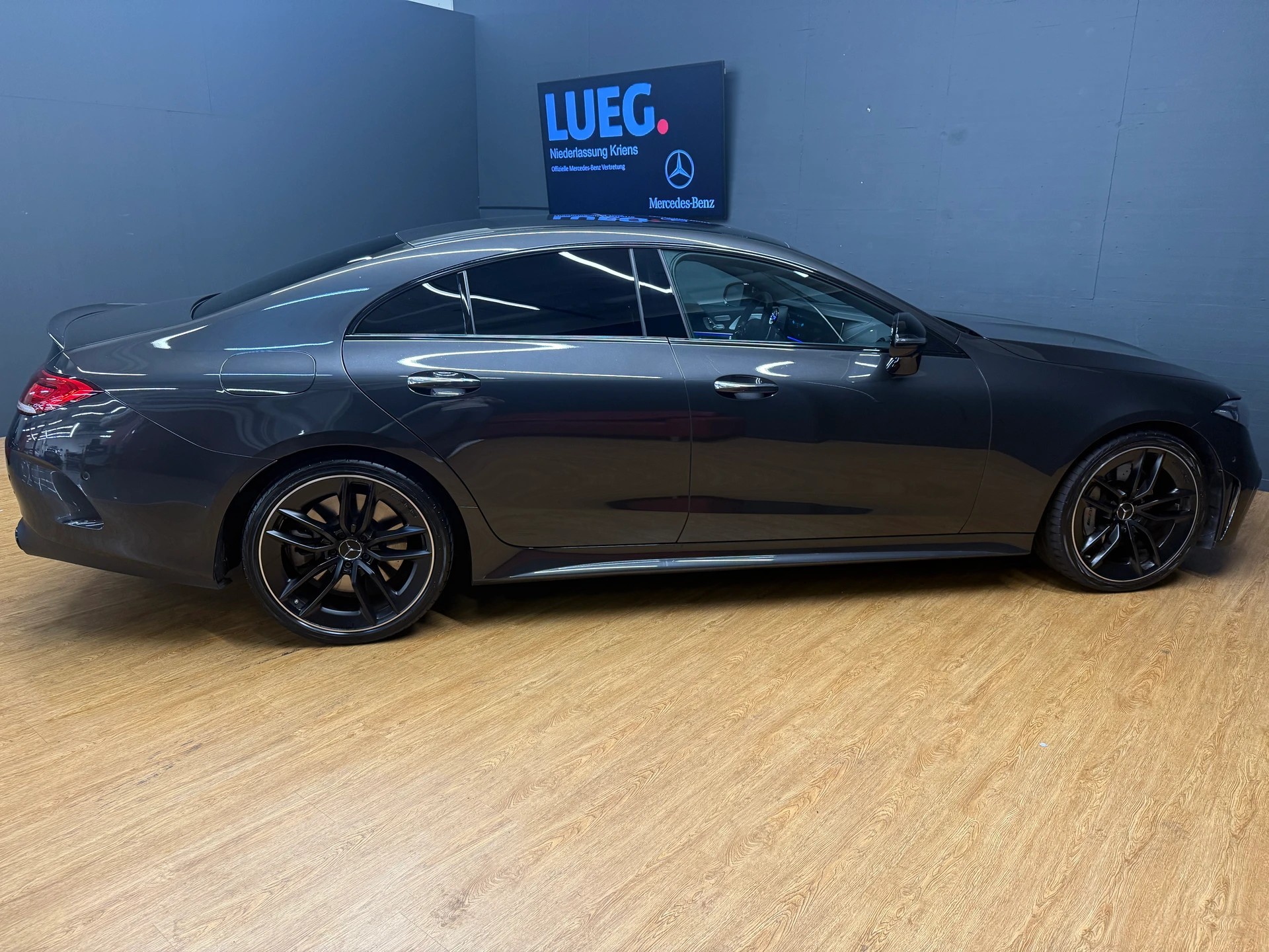 MERCEDES-BENZ CLS 53 4M+ AMG / DISTRONIC / 360 Grad Kamera-image-6