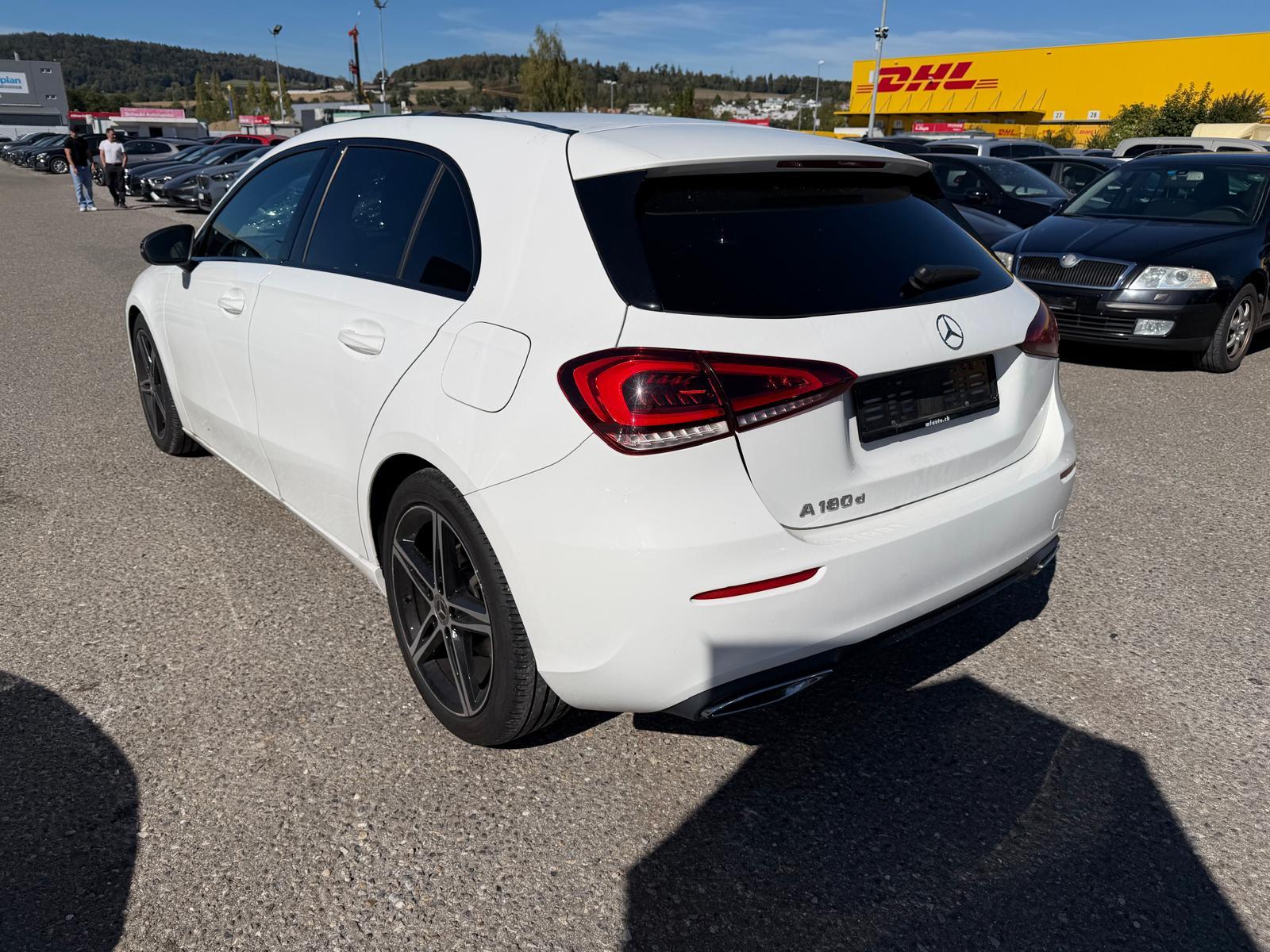 MERCEDES-BENZ A-Klasse W177 A 180 d Progressive-image-4