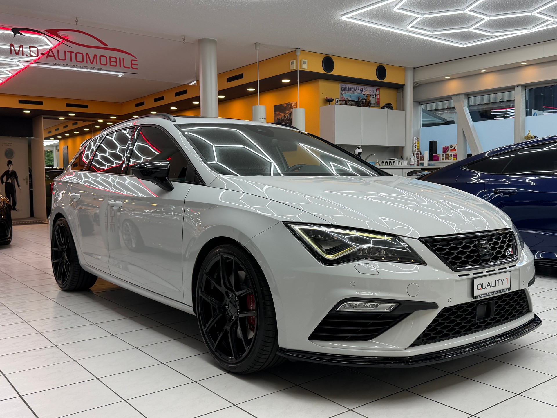 SEAT Leon ST 2.0 TSI 300 Cupra 4Drive DSG-image-0