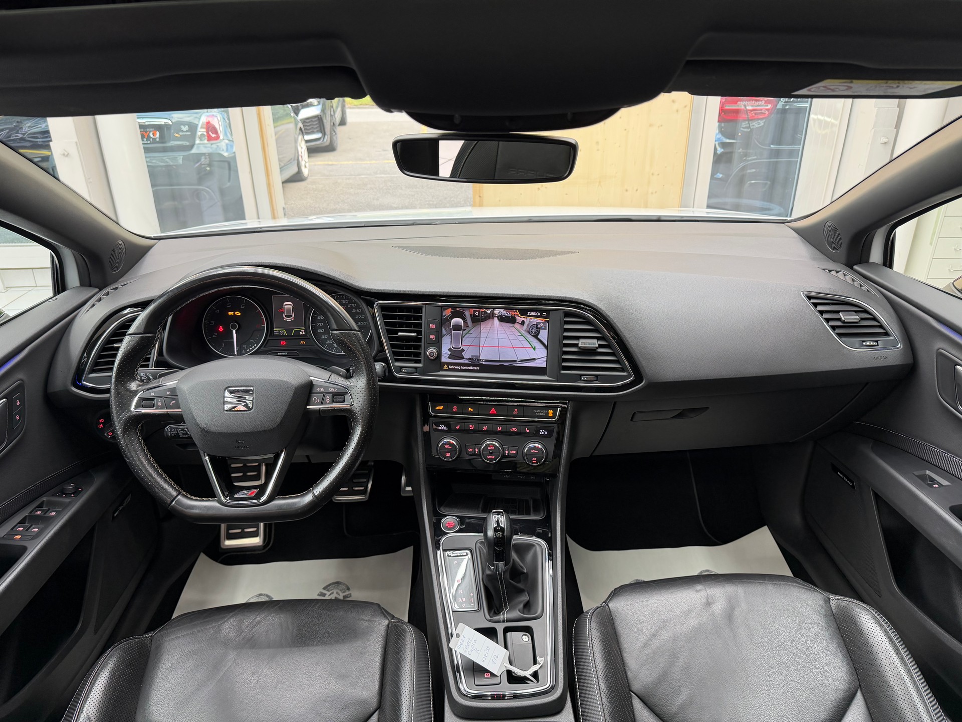SEAT Leon ST 2.0 TSI 300 Cupra 4Drive DSG-image-10