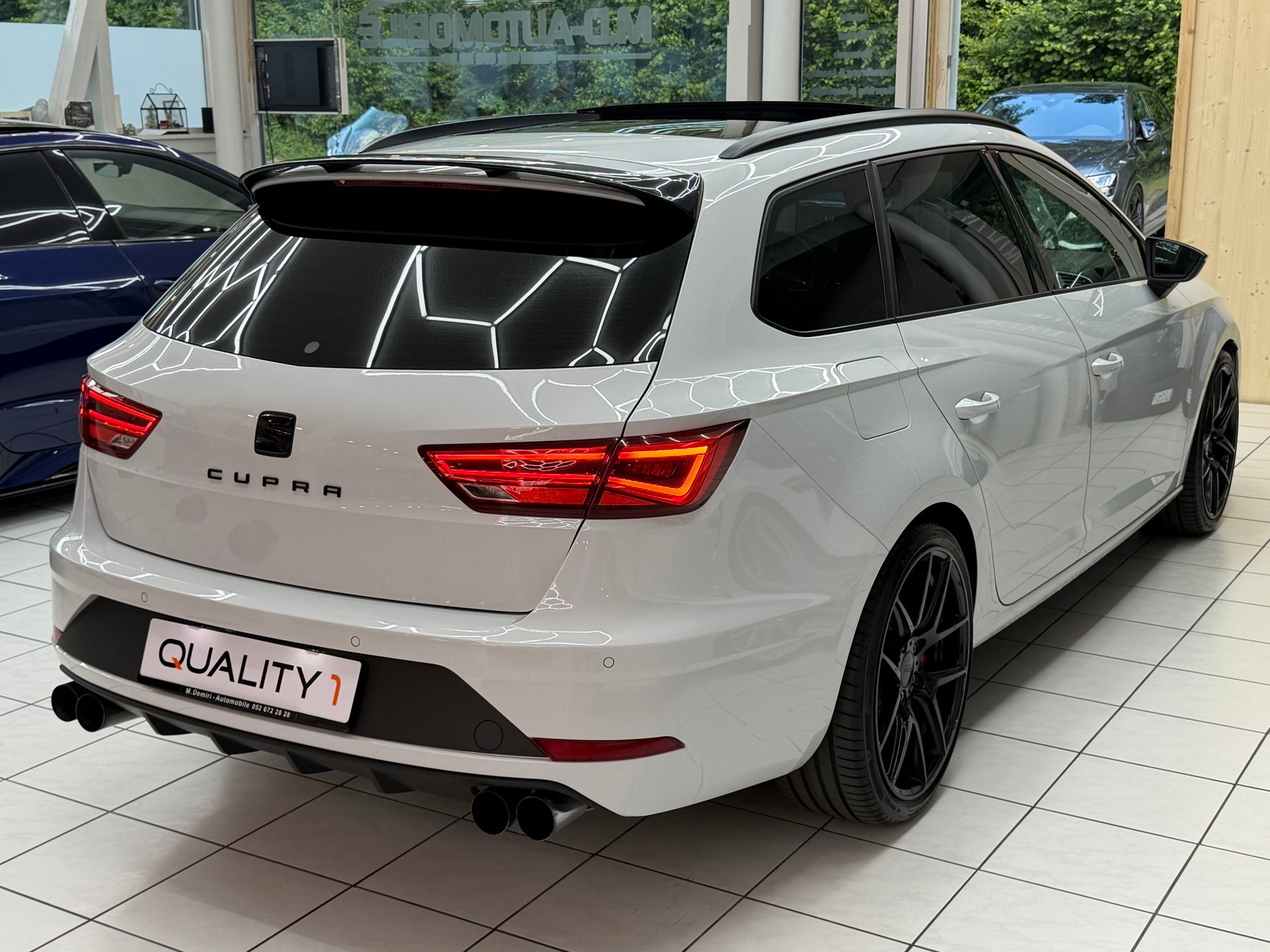 SEAT Leon ST 2.0 TSI 300 Cupra 4Drive DSG-image-9