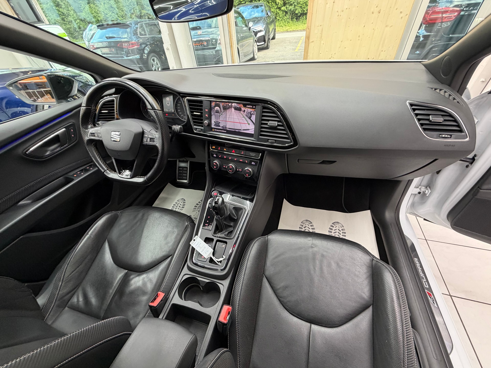 SEAT Leon ST 2.0 TSI 300 Cupra 4Drive DSG-image-15