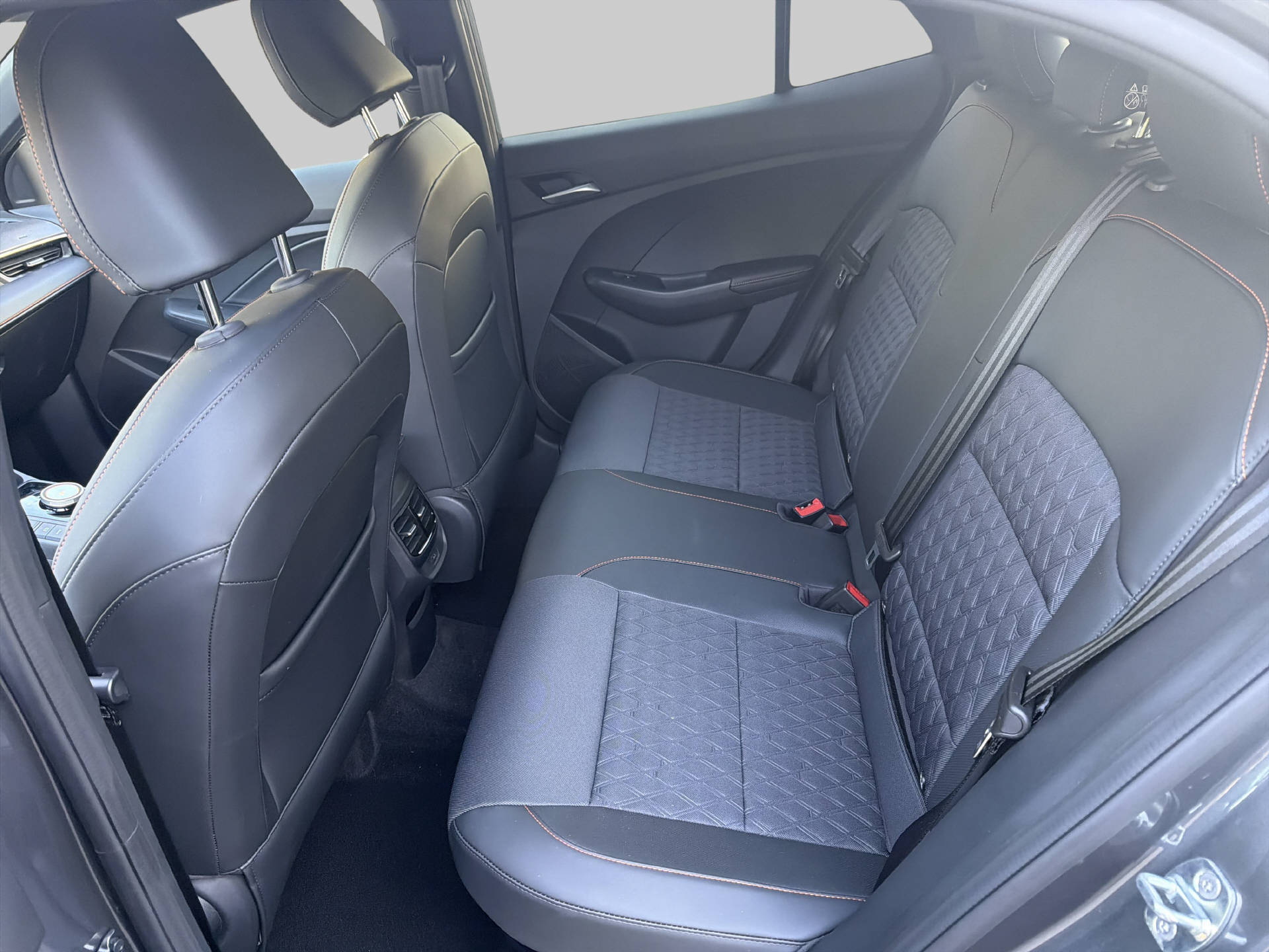 MG 3 1.5 Hybrid Luxury-image-8