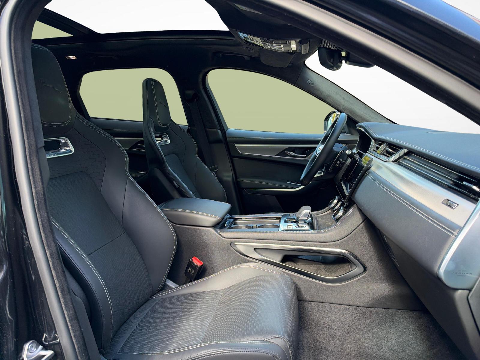 JAGUAR F-Pace 2.0 P400e R-Dynamic HSE AWD-image-9