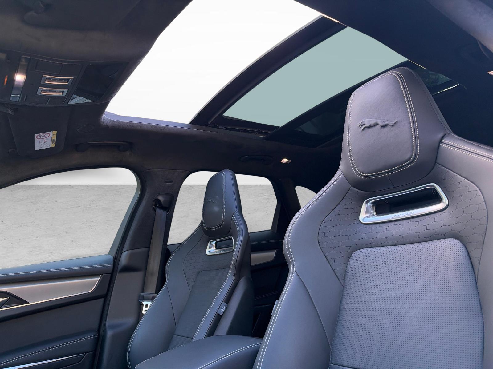 JAGUAR F-Pace 2.0 P400e R-Dynamic HSE AWD-image-13