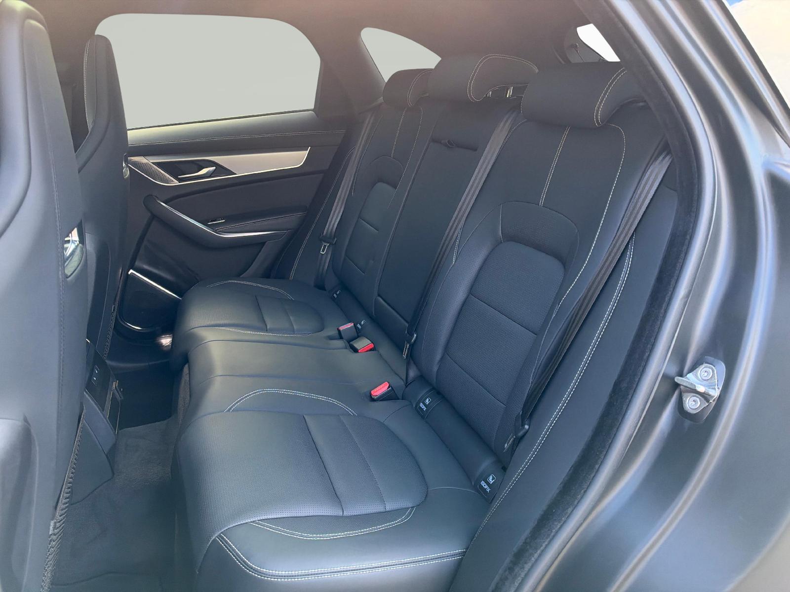 JAGUAR F-Pace 2.0 P400e R-Dynamic HSE AWD-image-10