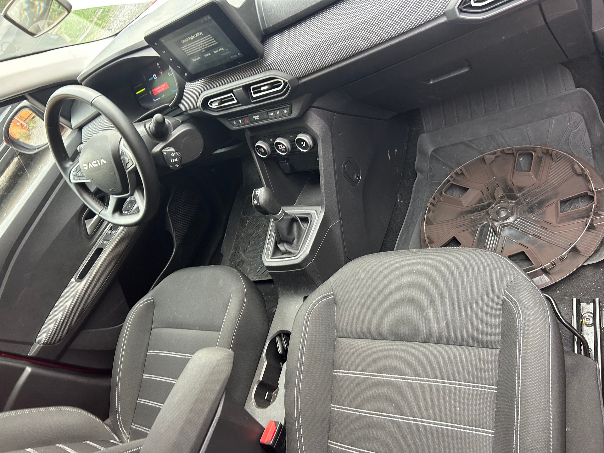 DACIA Jogger HEV 140 Extreme-image-11