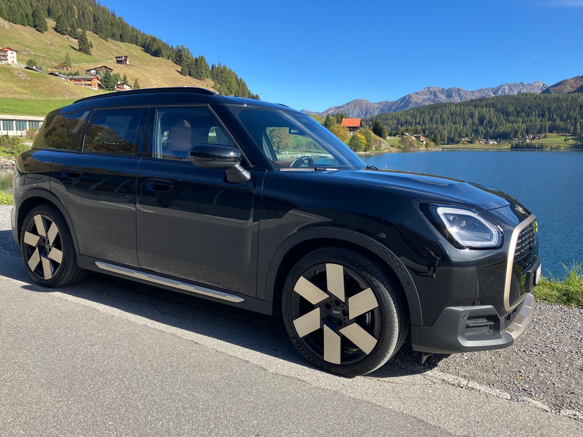 MINI COUNTRYMAN SE ALL4-image-1