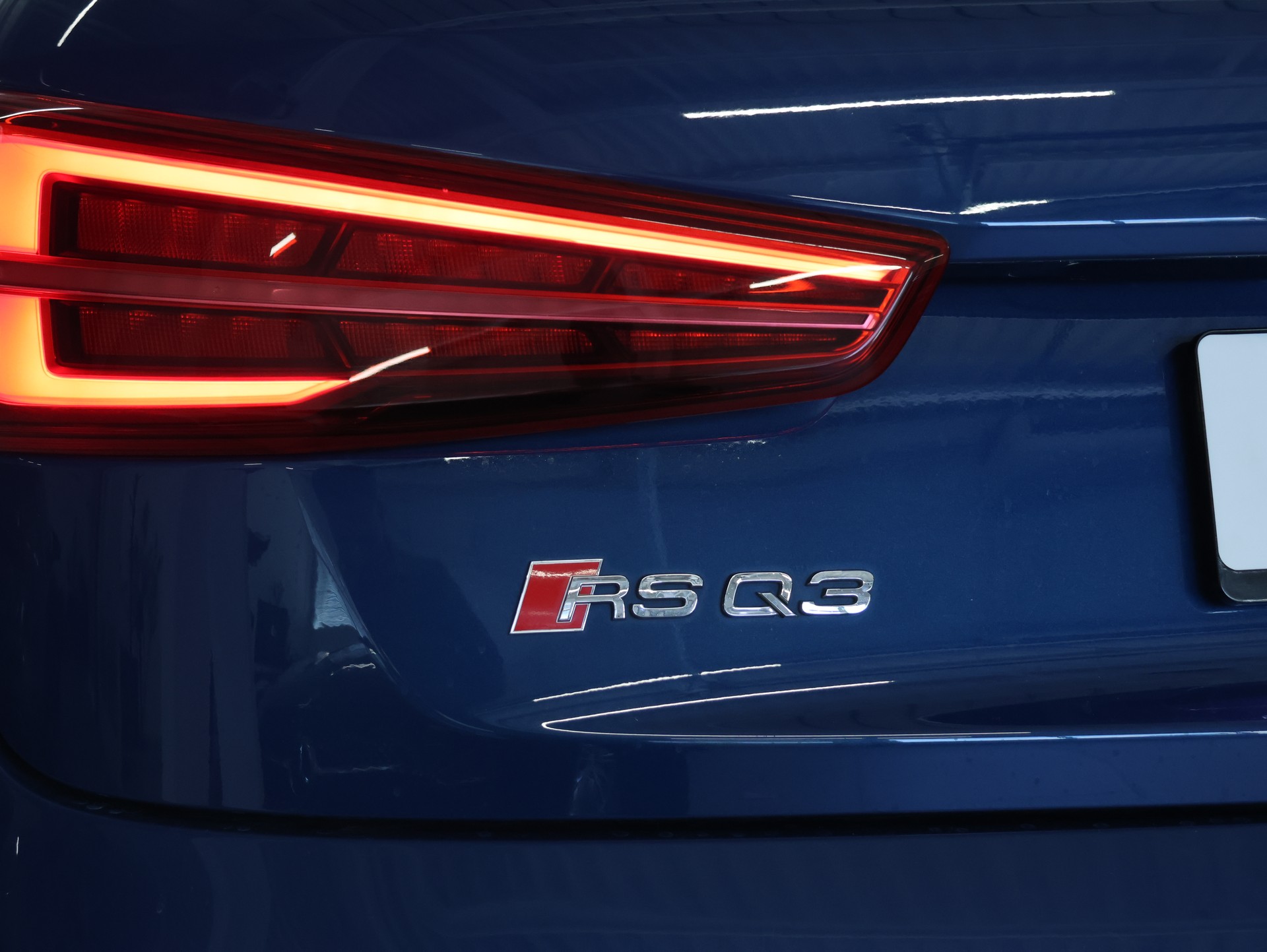 AUDI RS Q3 2.5 TFSI performance quattro S-tronic-image-37