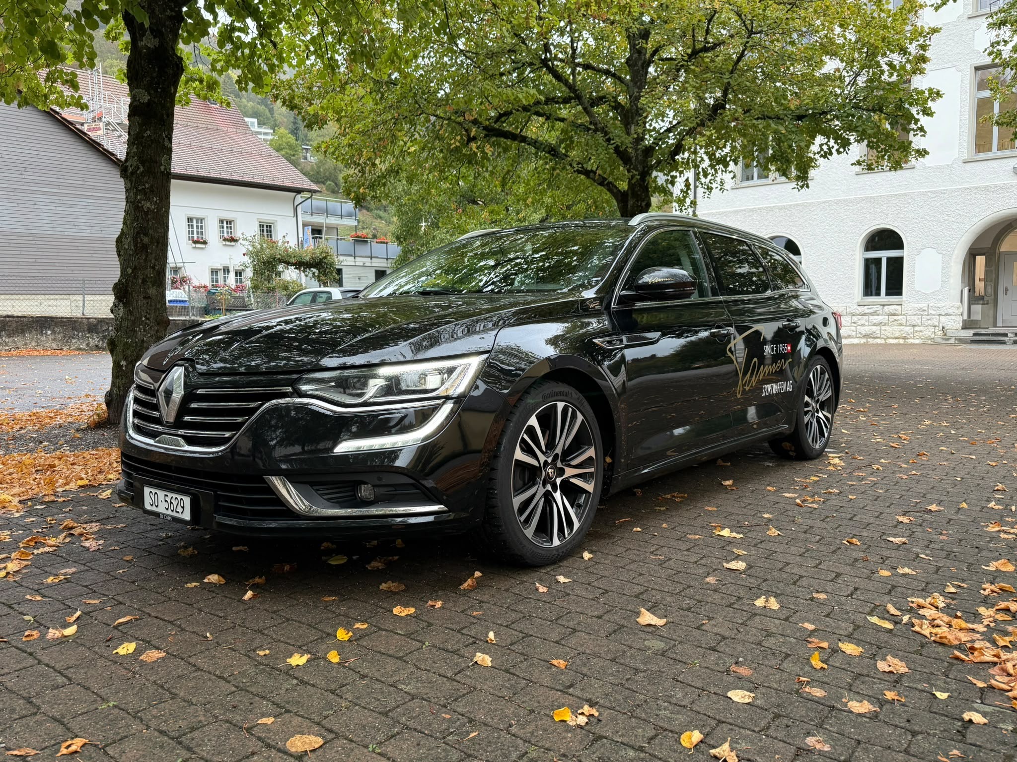 Car photo