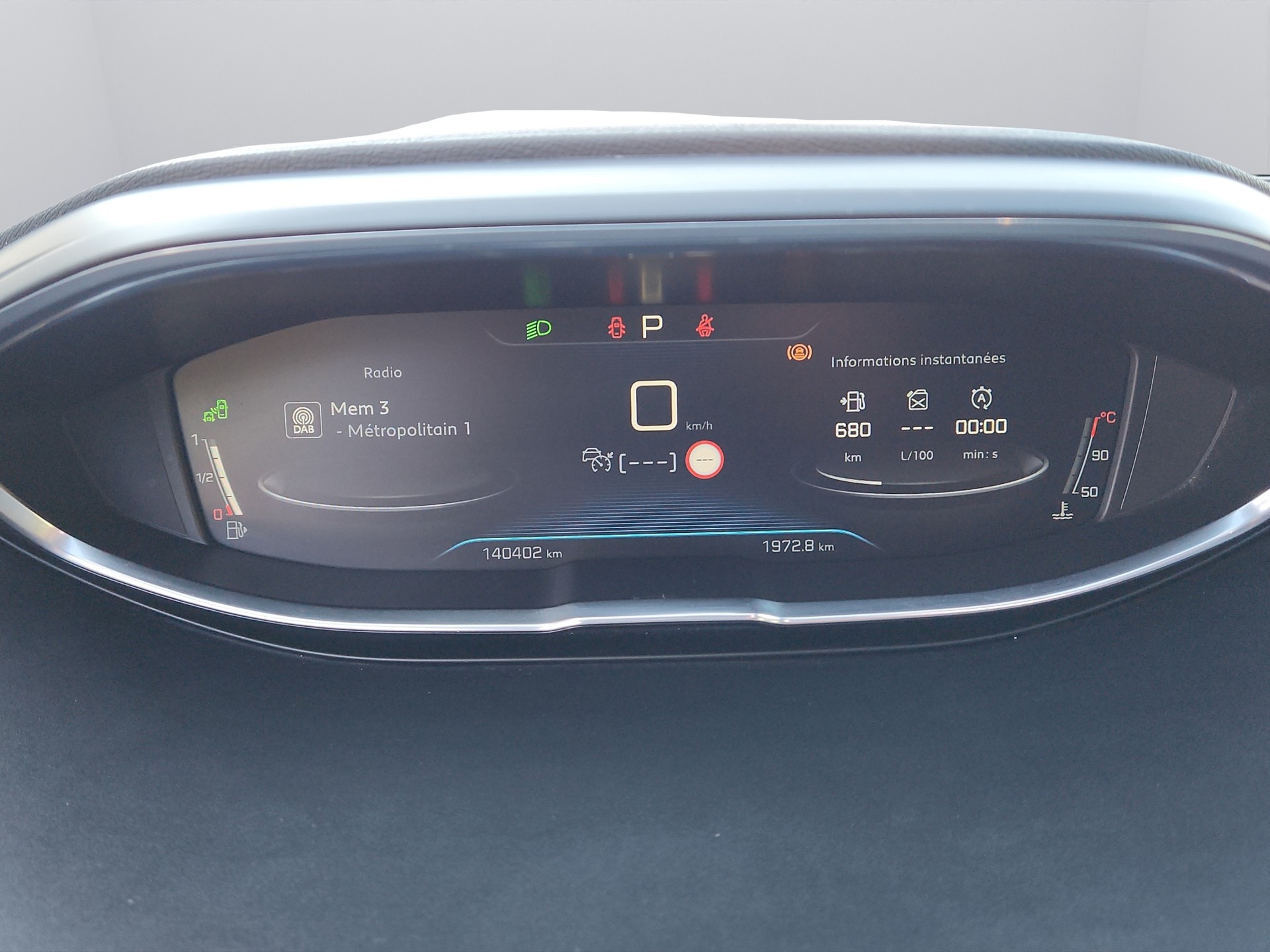 PEUGEOT 5008 1.5 BlueHDi Allure EAT-image-9