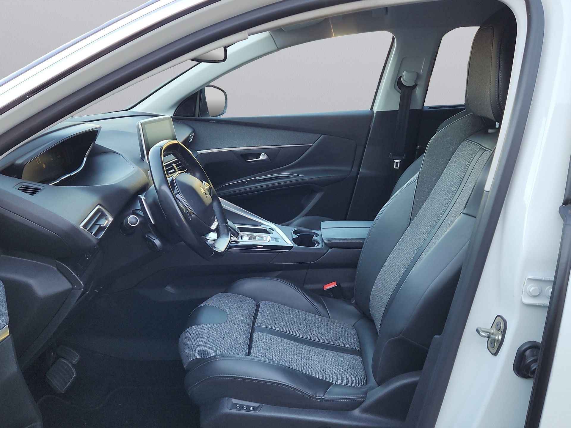 PEUGEOT 5008 1.5 BlueHDi Allure EAT-image-7