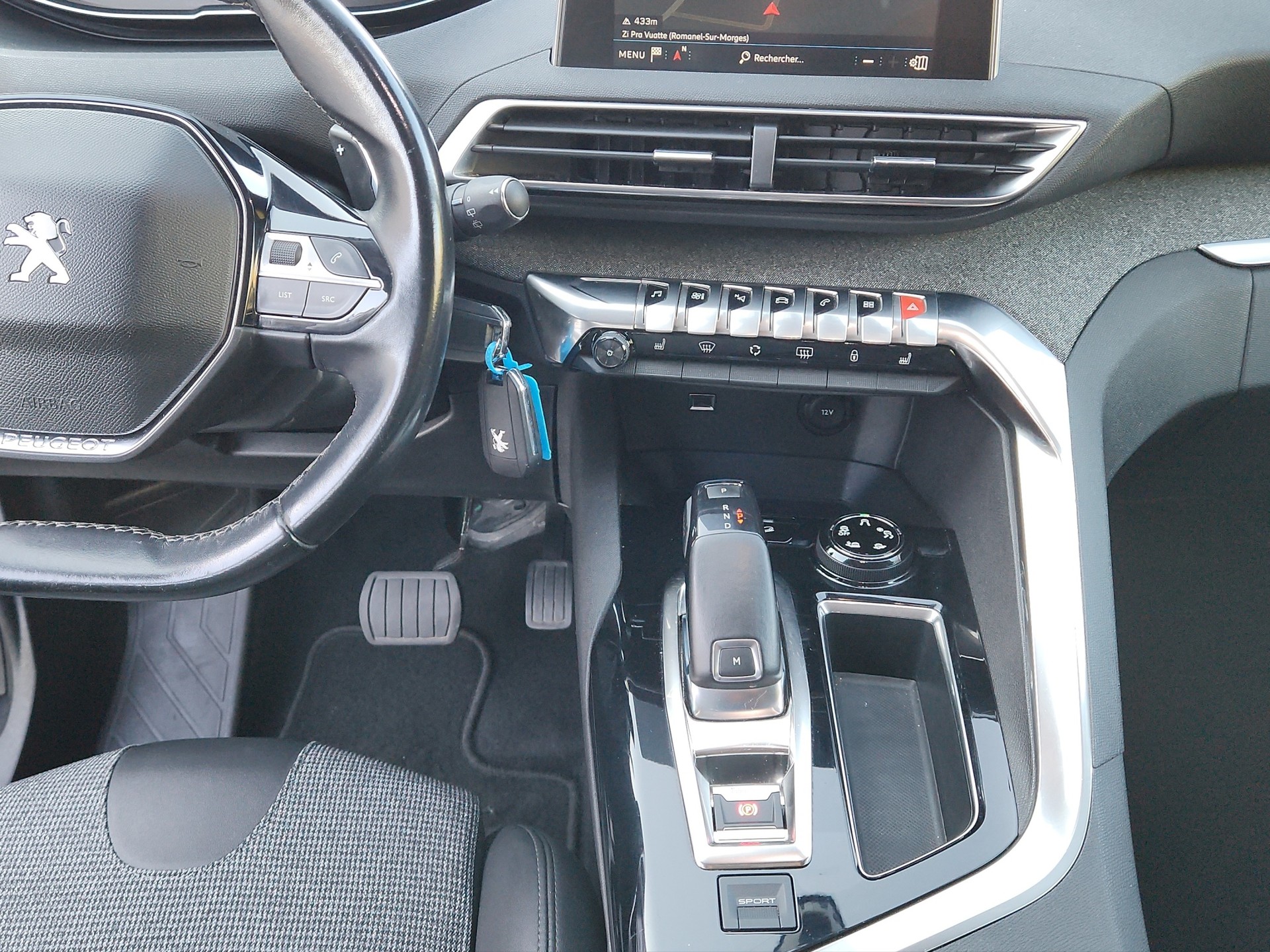 PEUGEOT 5008 1.5 BlueHDi Allure EAT-image-11