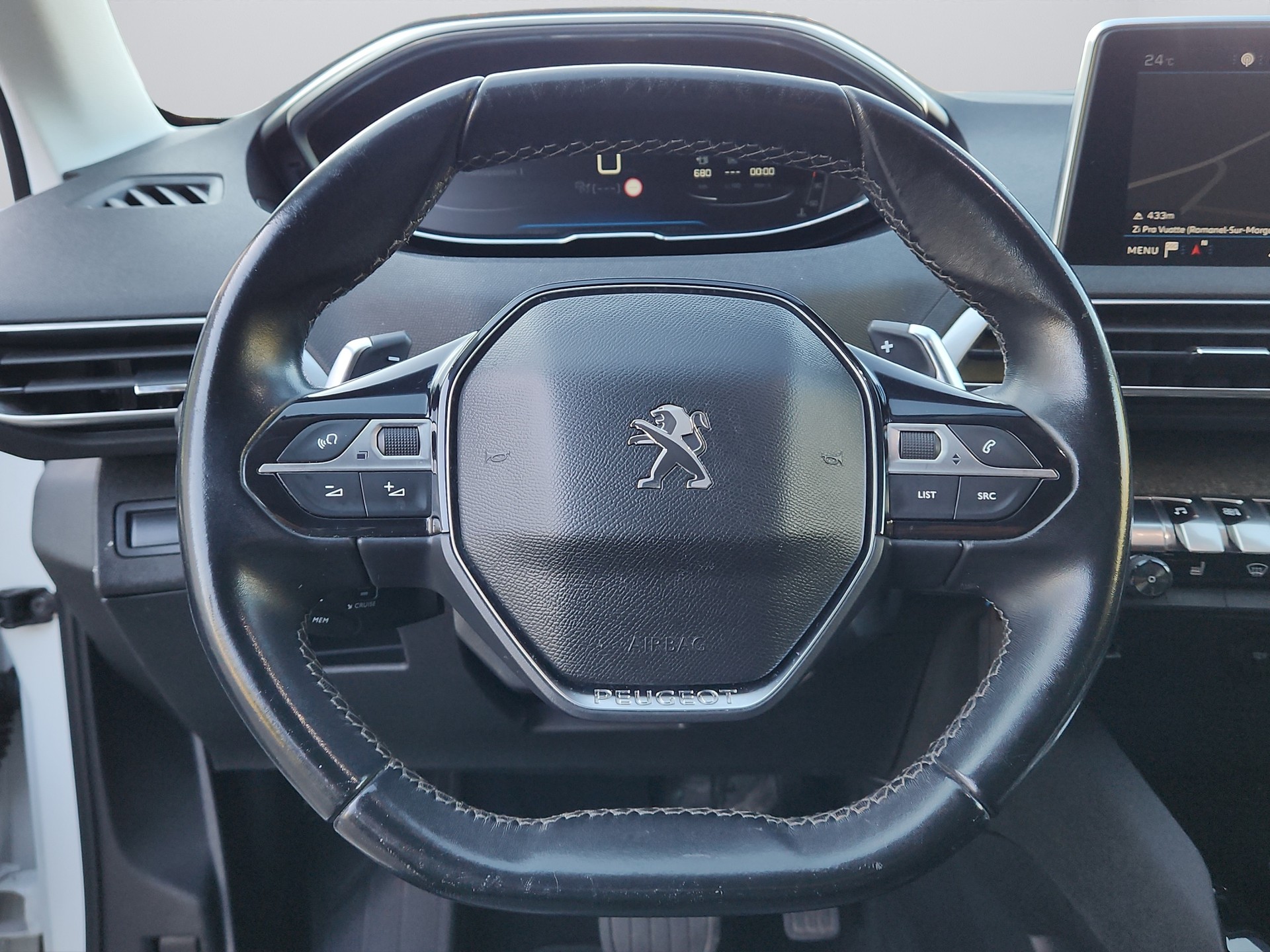 PEUGEOT 5008 1.5 BlueHDi Allure EAT-image-8