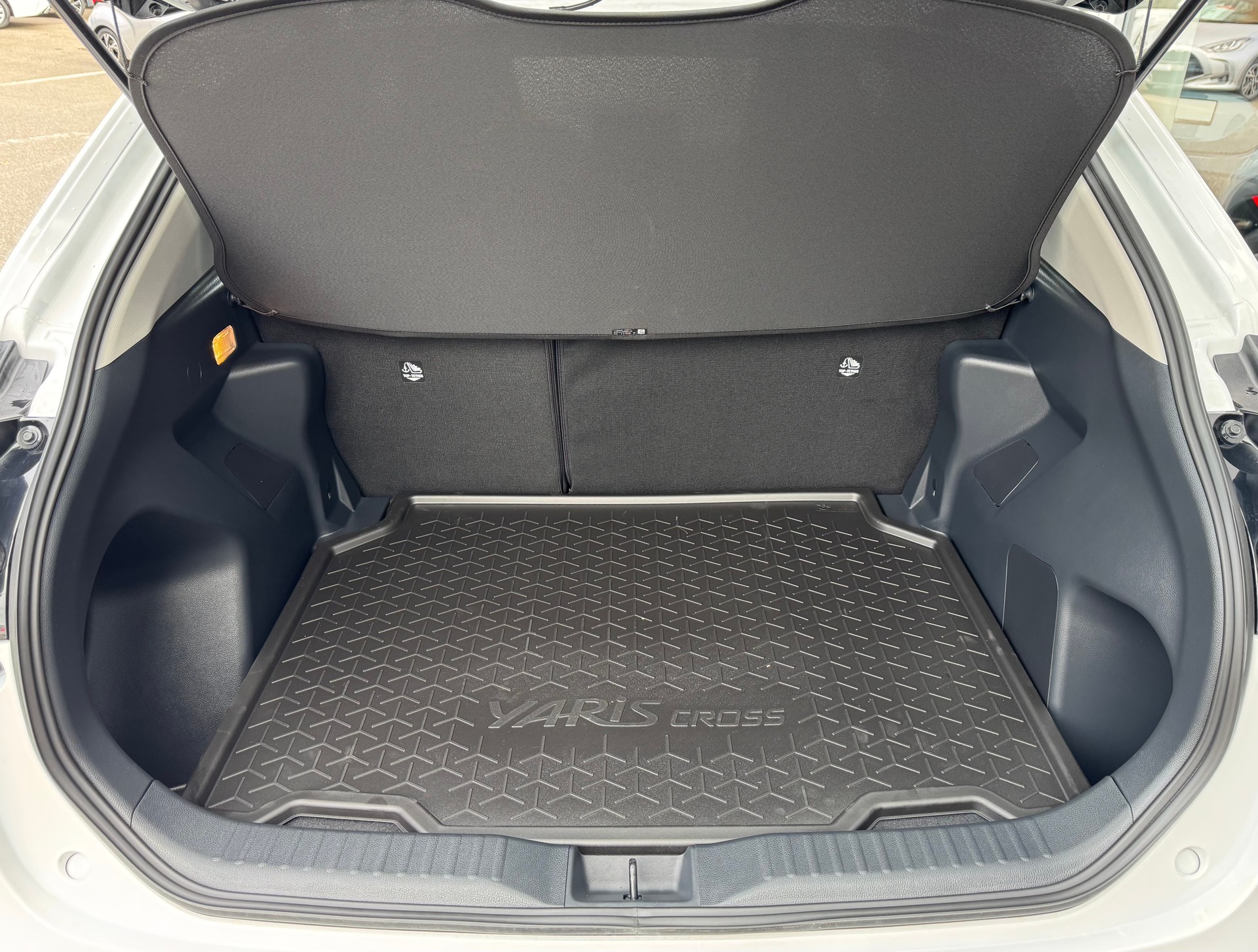 TOYOTA Yaris Cross 1.5 Comfort e-CVT-image-8