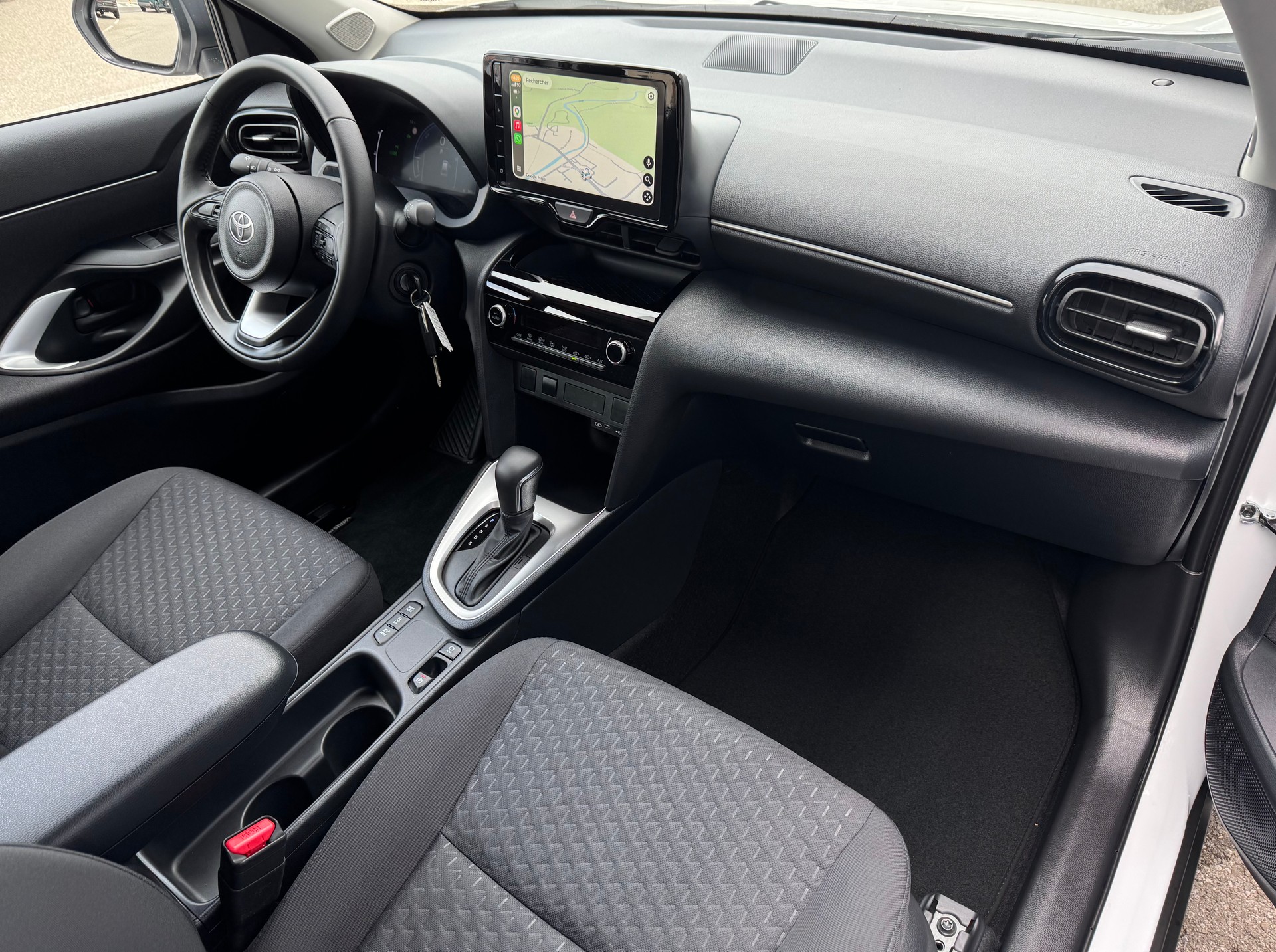 TOYOTA Yaris Cross 1.5 Comfort e-CVT-image-9