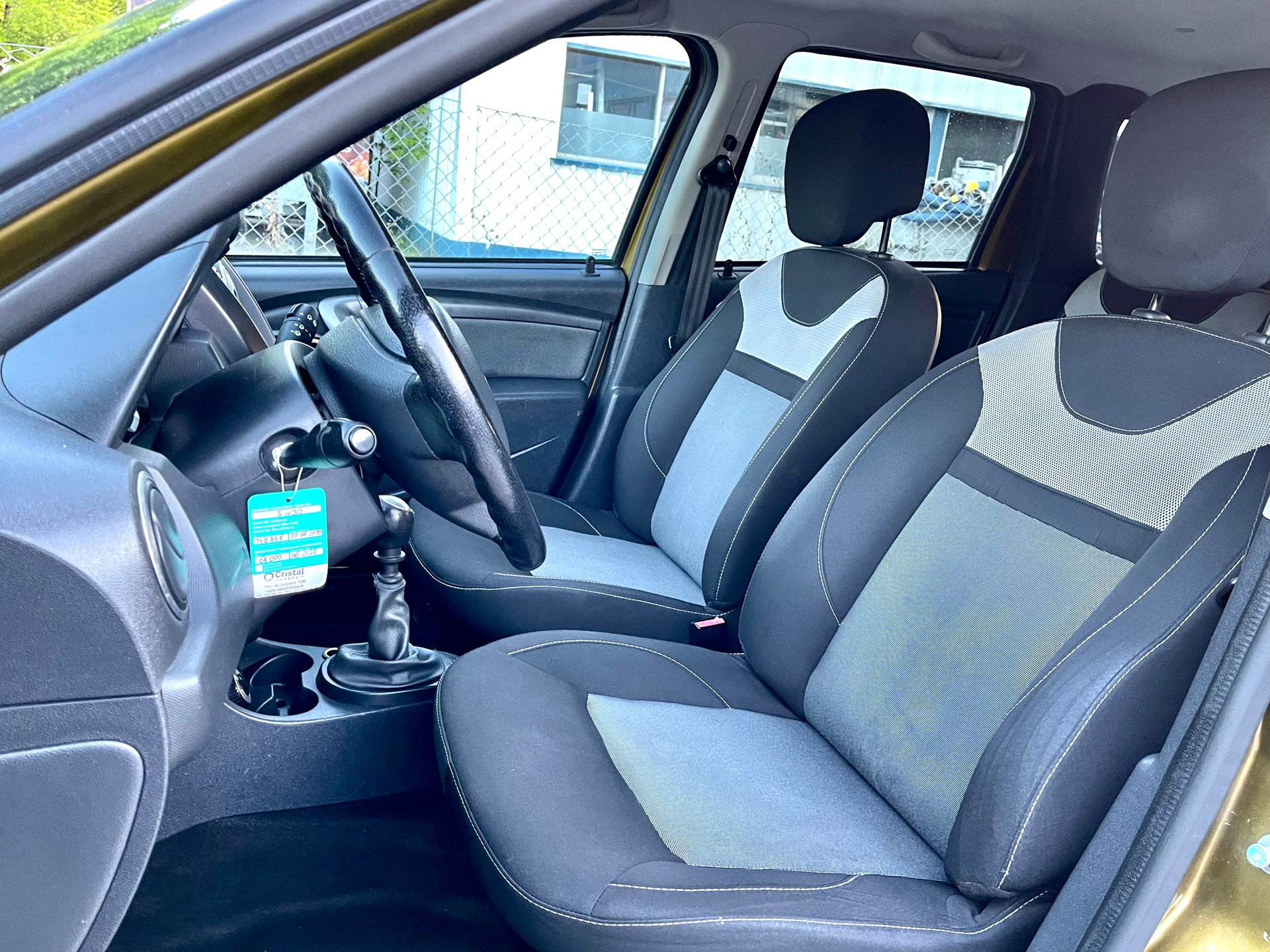 DACIA Duster 1.5 dCi Celebration 4x4-image-22