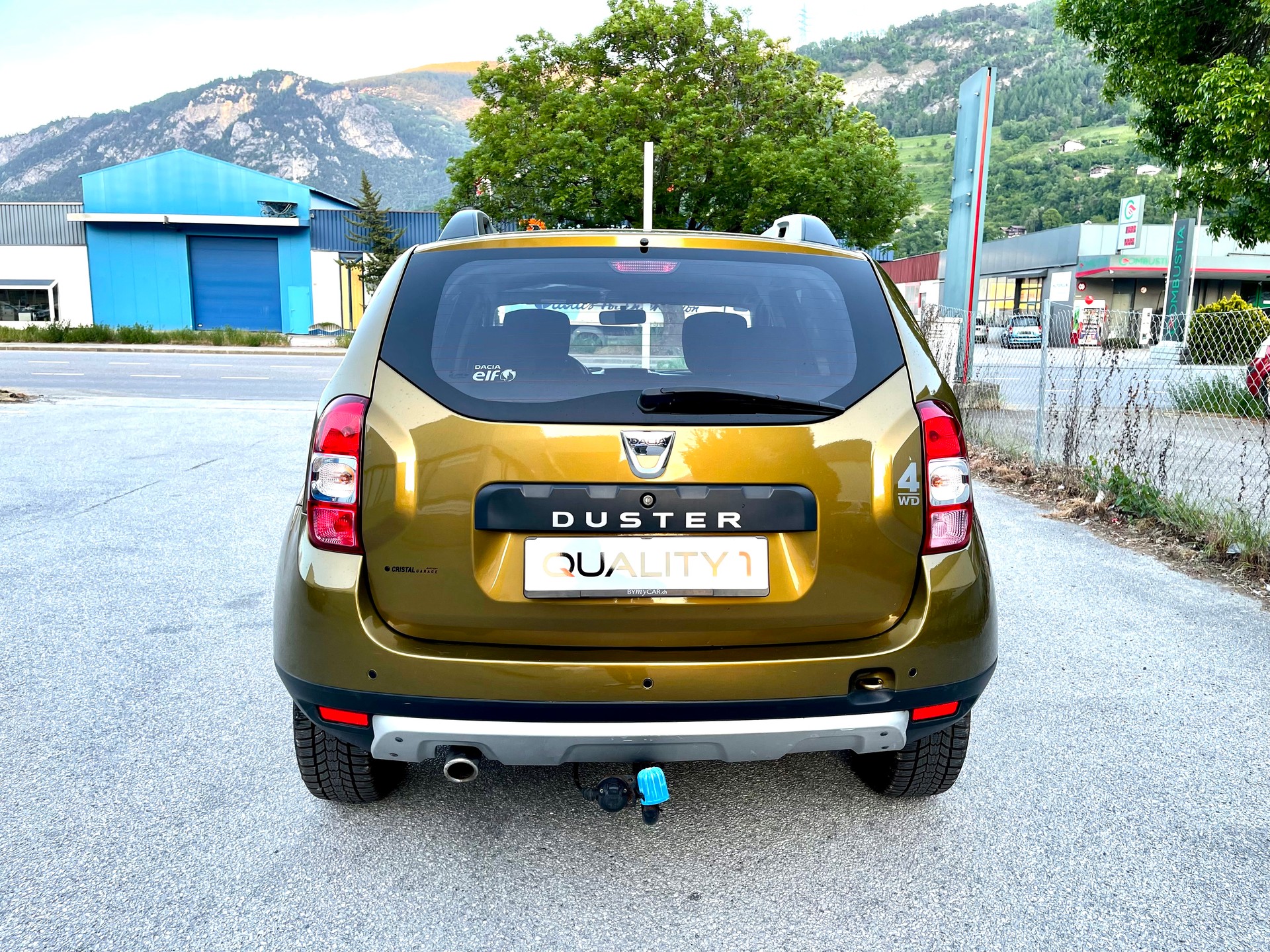 DACIA Duster 1.5 dCi Celebration 4x4-image-2