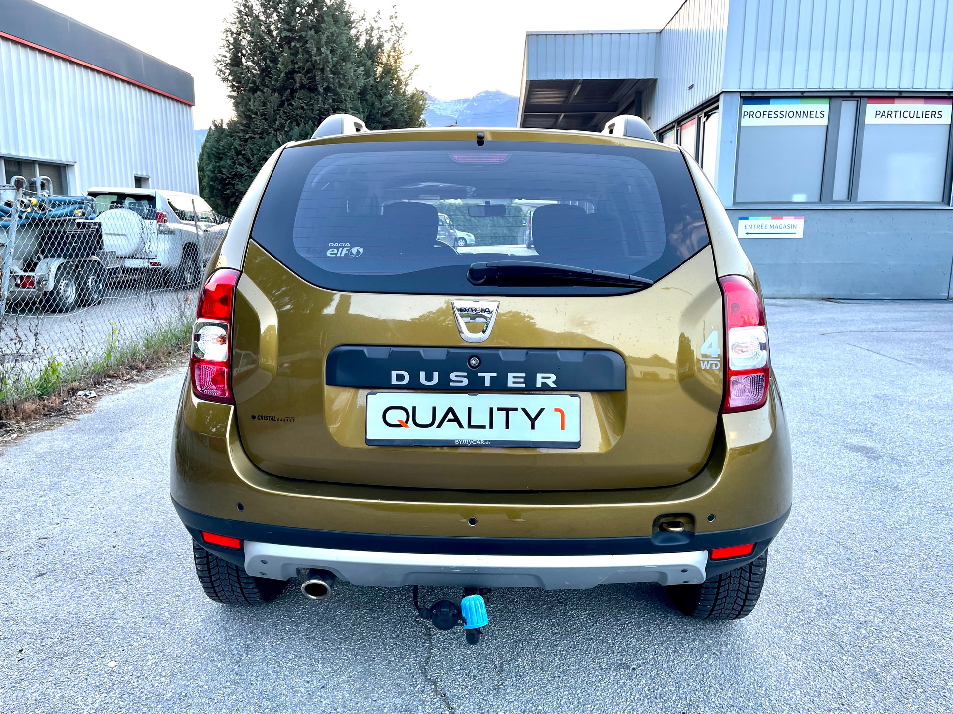 DACIA Duster 1.5 dCi Celebration 4x4-image-24