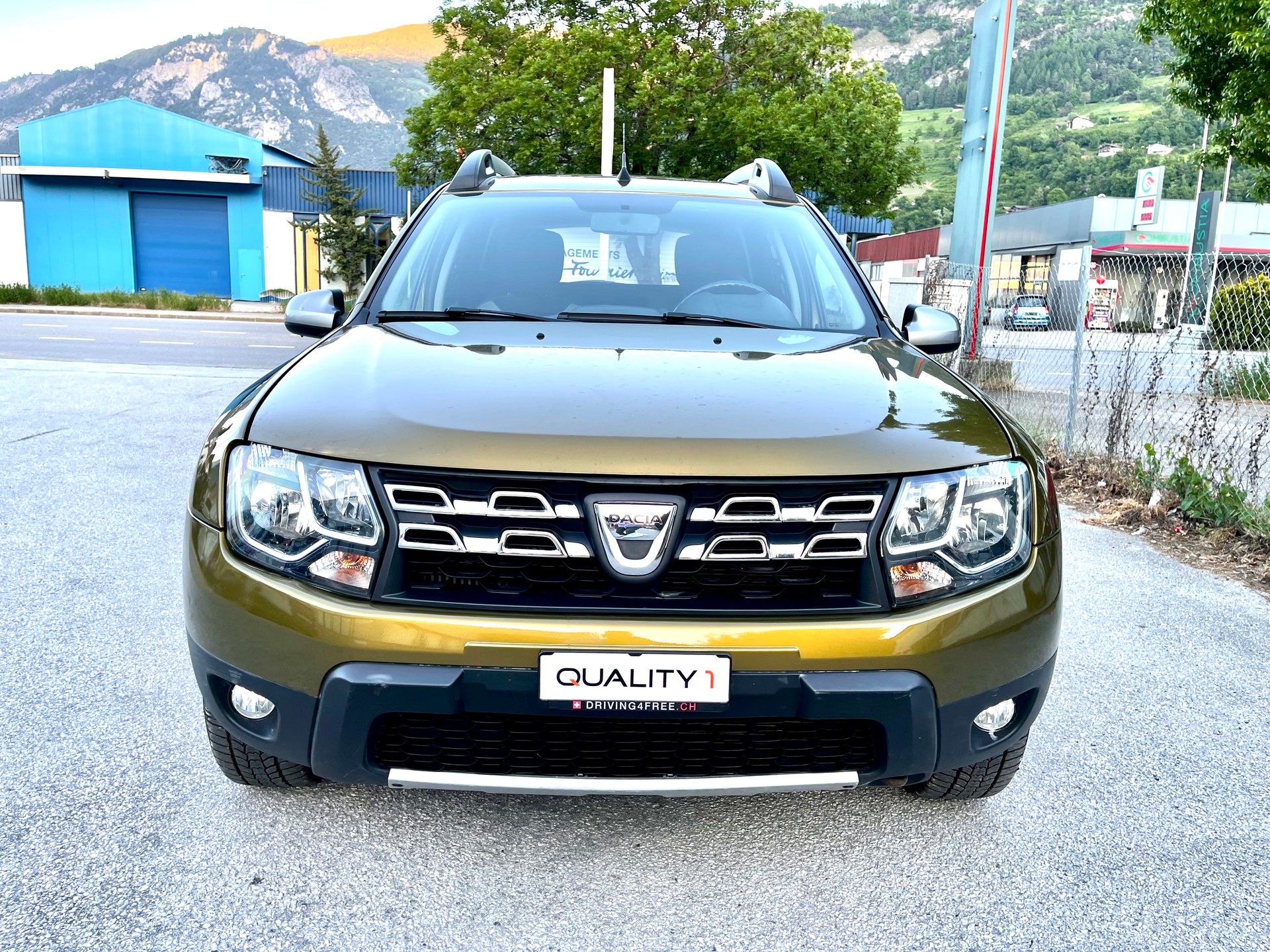DACIA Duster 1.5 dCi Celebration 4x4-image-17