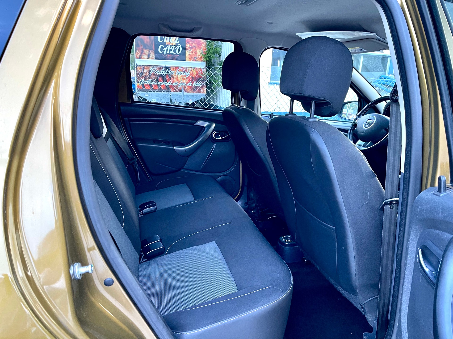 DACIA Duster 1.5 dCi Celebration 4x4-image-13
