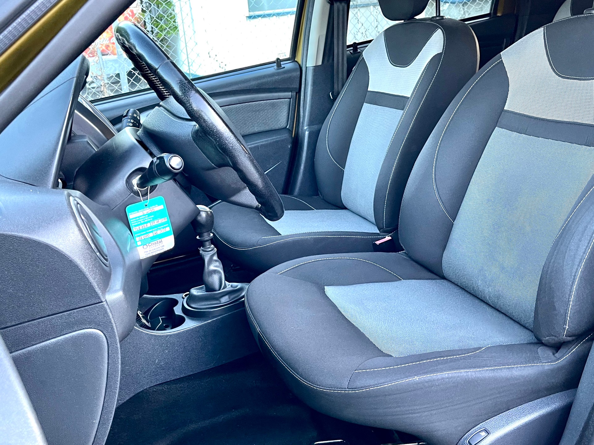 DACIA Duster 1.5 dCi Celebration 4x4-image-11