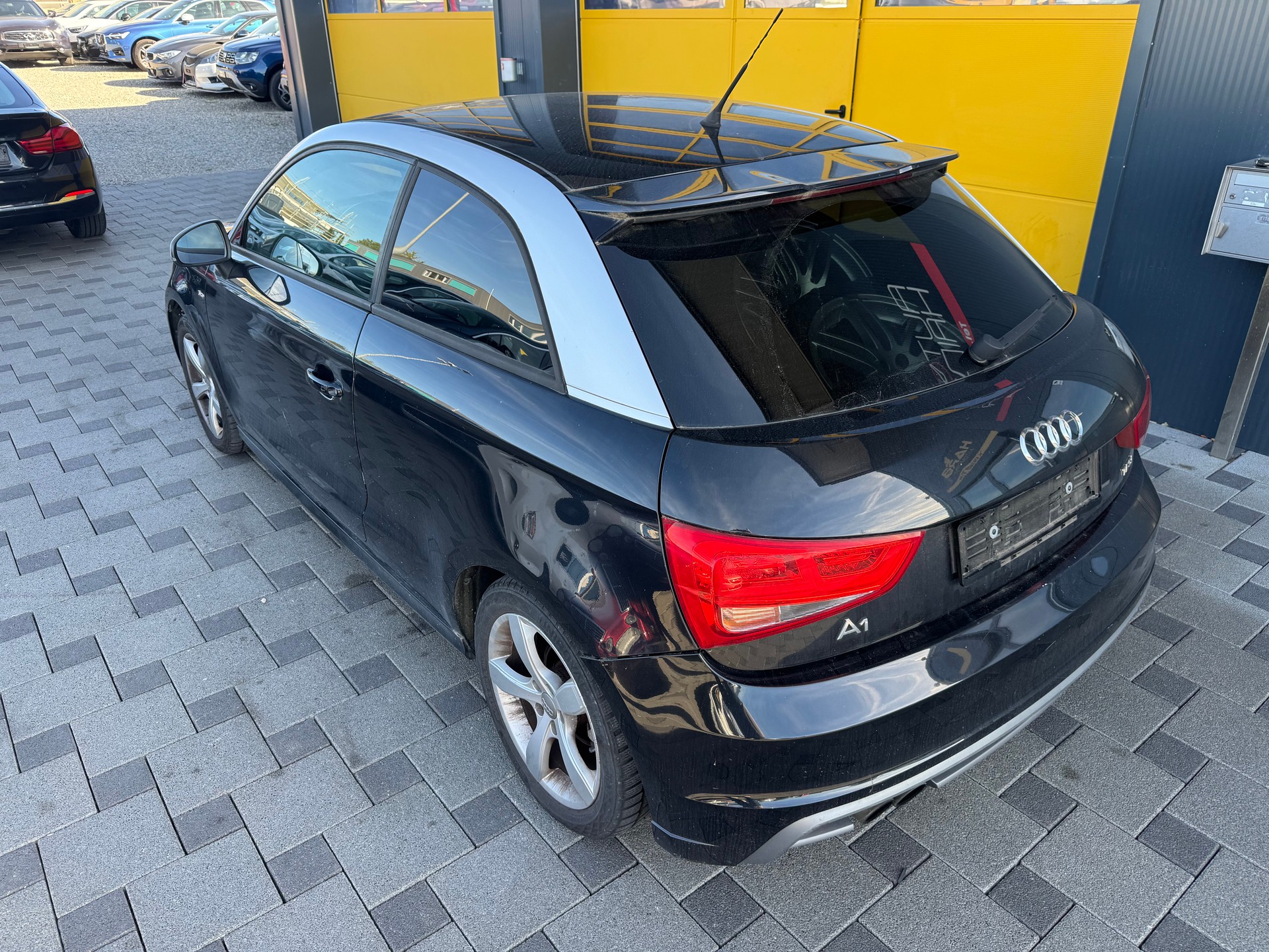 AUDI A1 1.4 TFSI Attraction-image-6