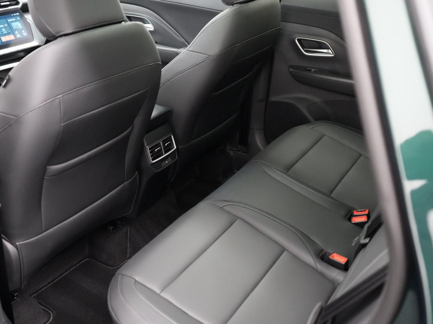 MG ZS 1.5 Hybrid+ Luxury-image-13