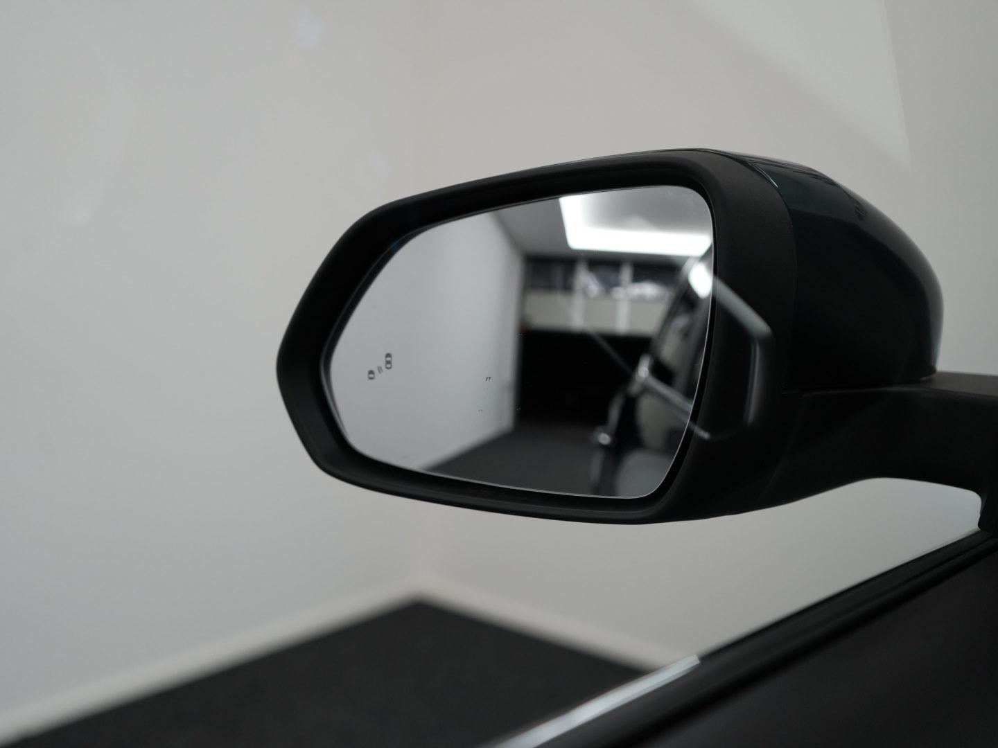 MG ZS 1.5 Hybrid+ Luxury-image-8