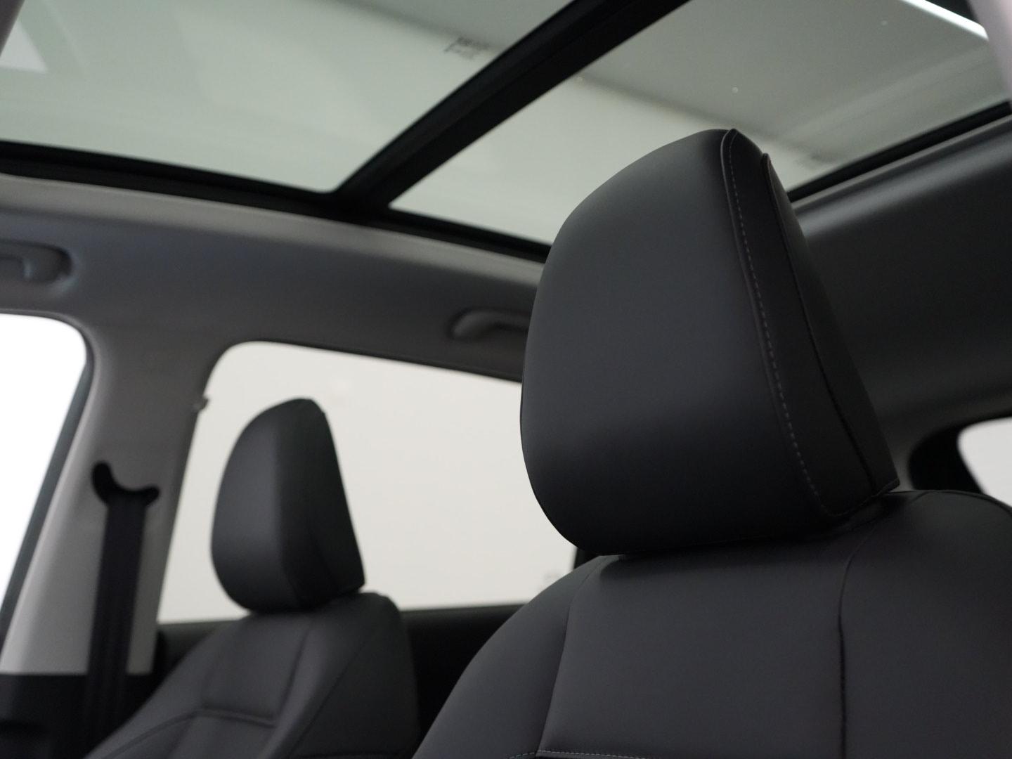 MG ZS 1.5 Hybrid+ Luxury-image-11