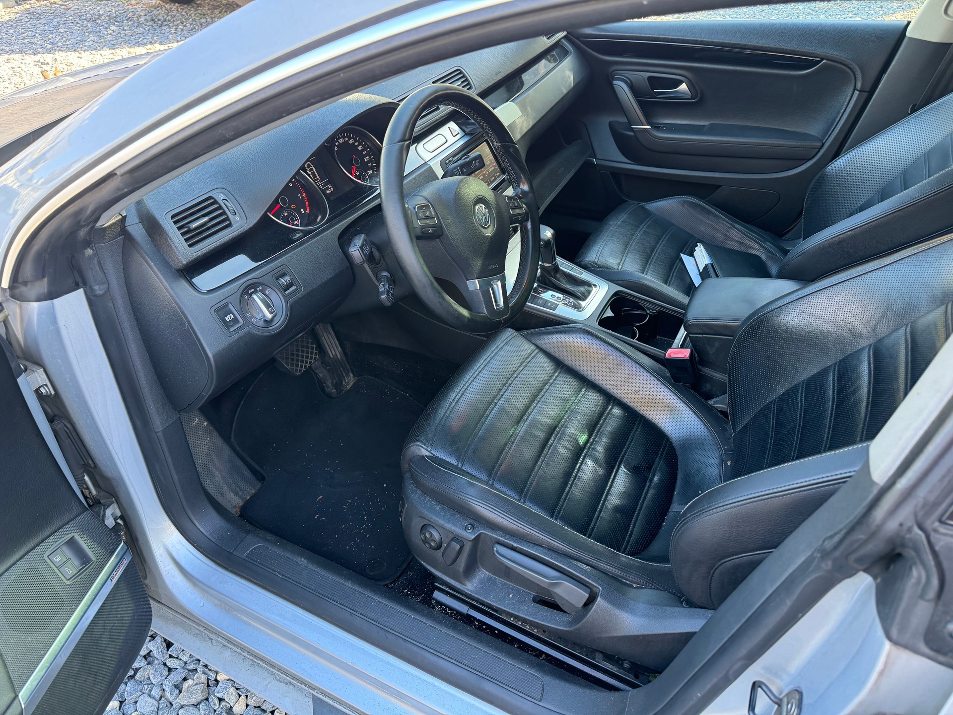 VW Passat CC 3.6 V6 FSI 4Motion-image-4