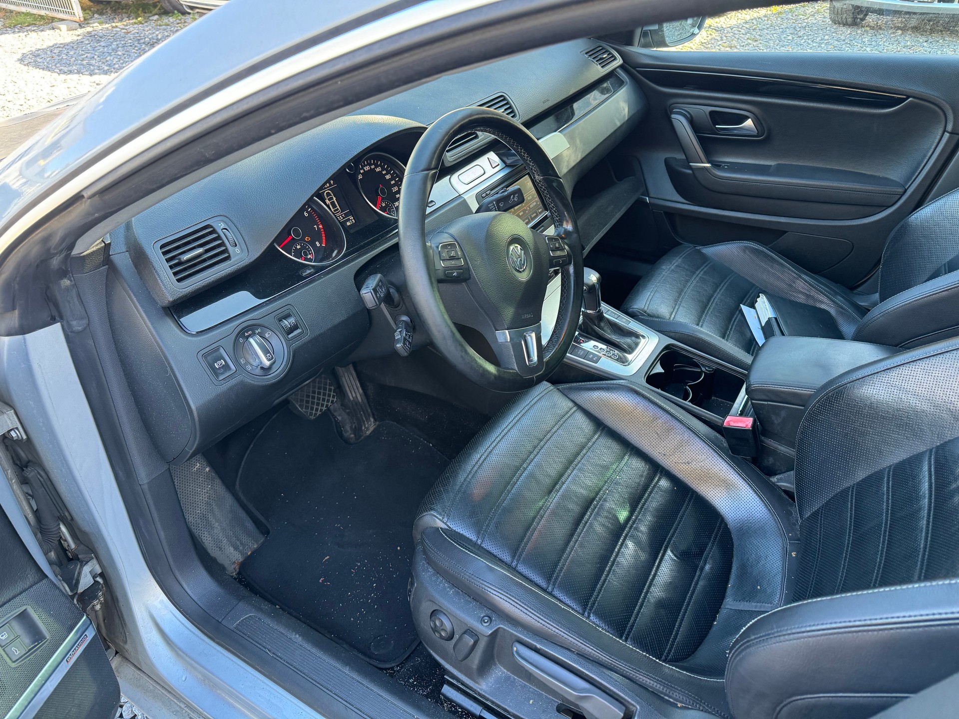 VW Passat CC 3.6 V6 FSI 4Motion-image-3